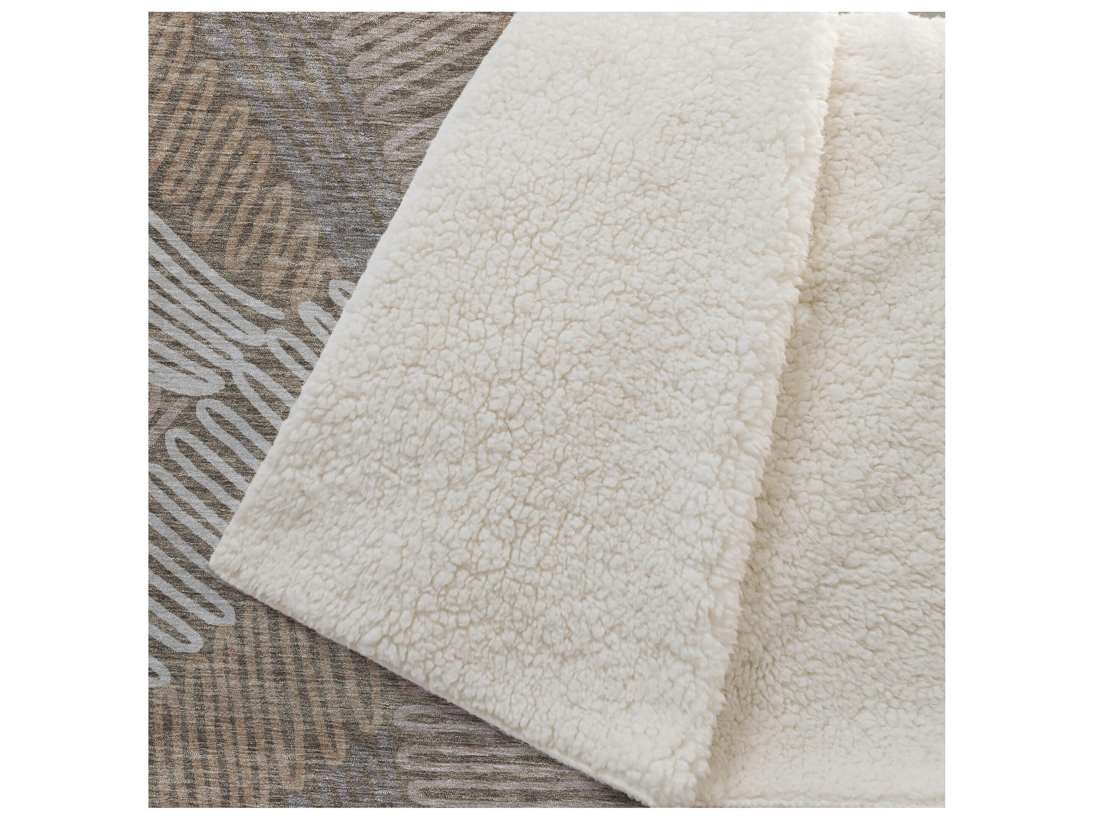 Dalyn Sherpa Brown Polyester Throw