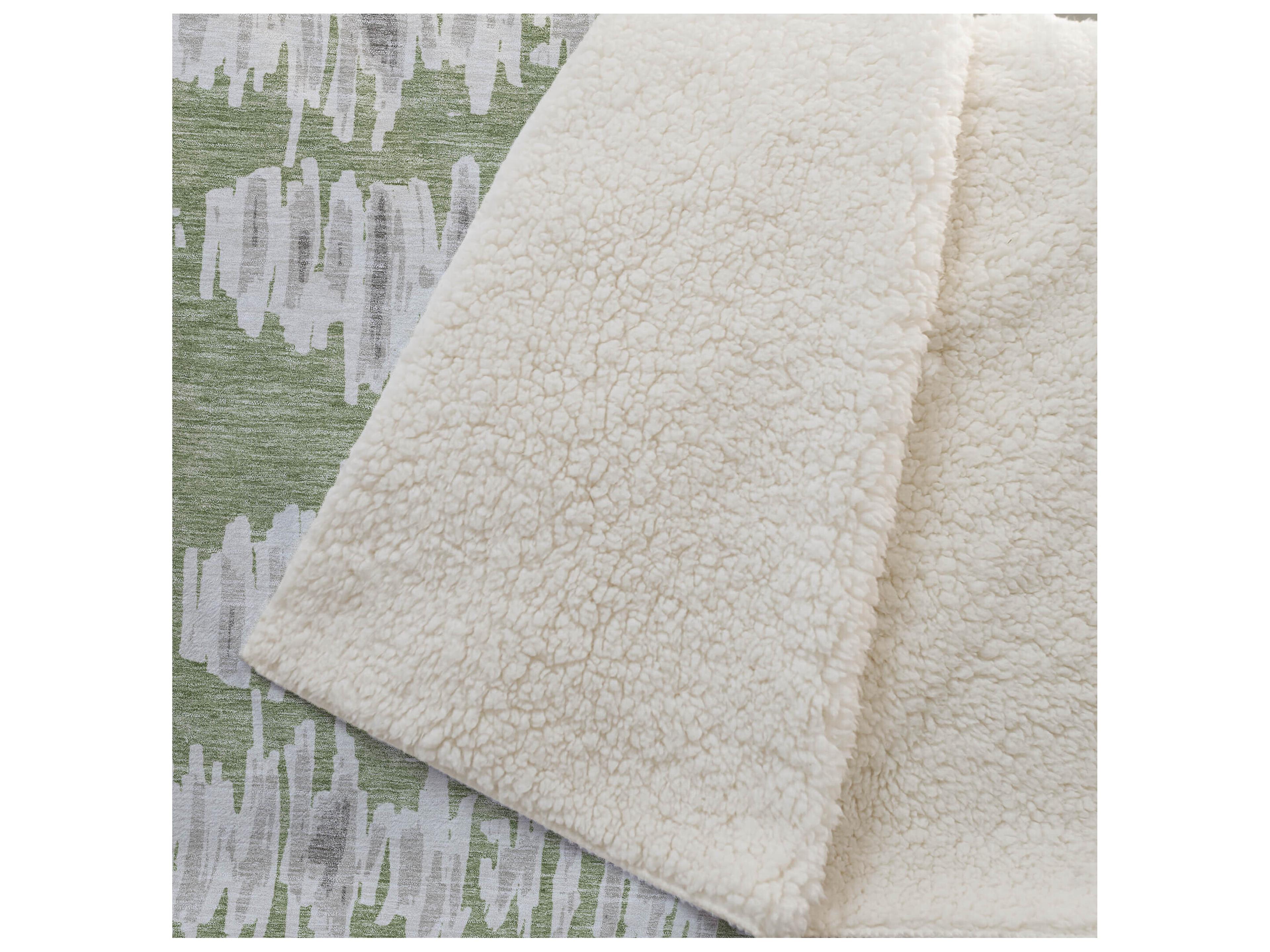 Dalyn Sherpa Green Polyester Throw