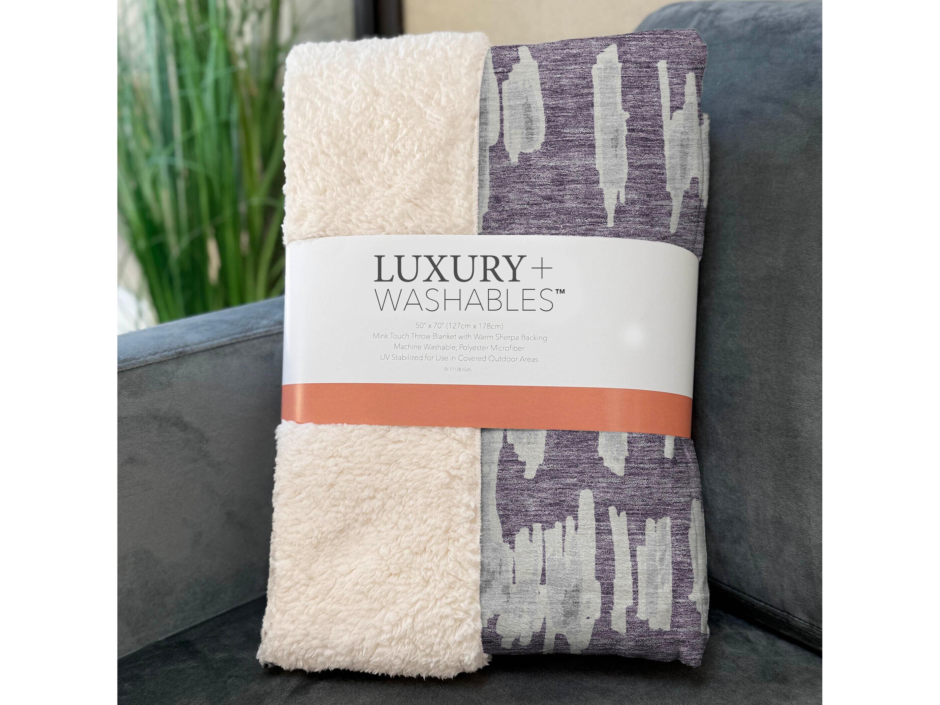 Dalyn Sherpa Purple Polyester Throw