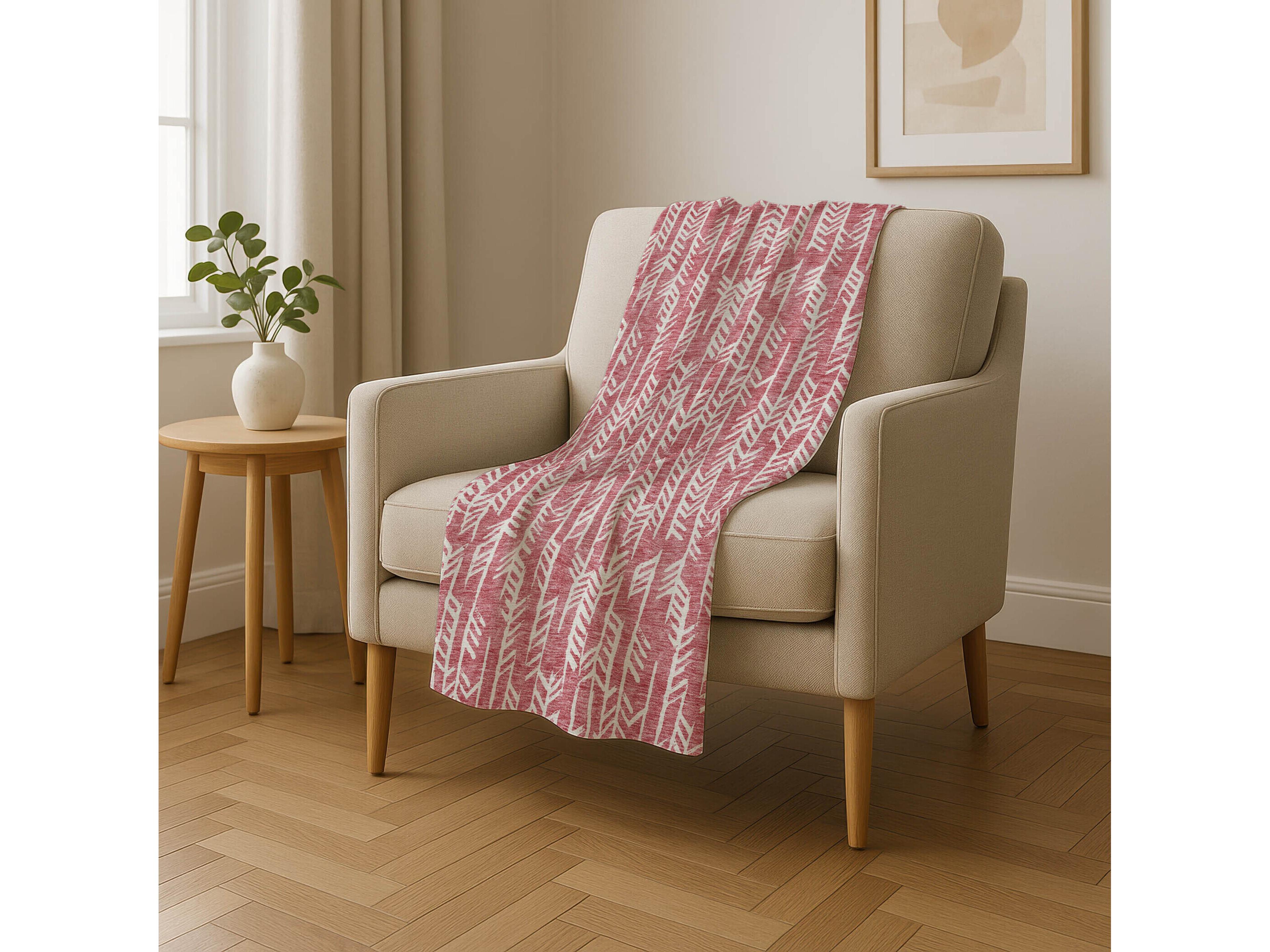 Dalyn Sherpa Pink Polyester Throw