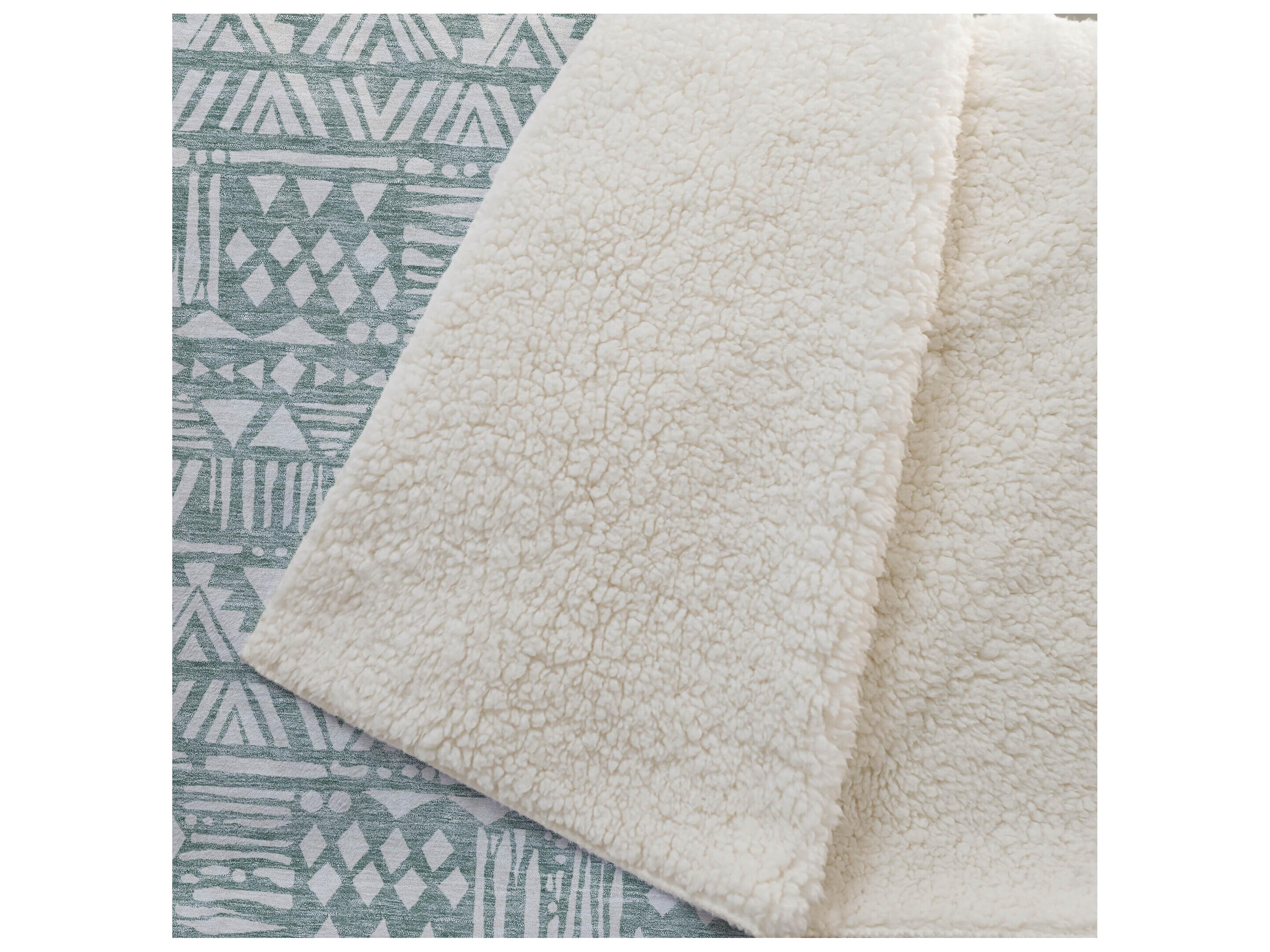 Dalyn Sherpa Green Polyester Throw