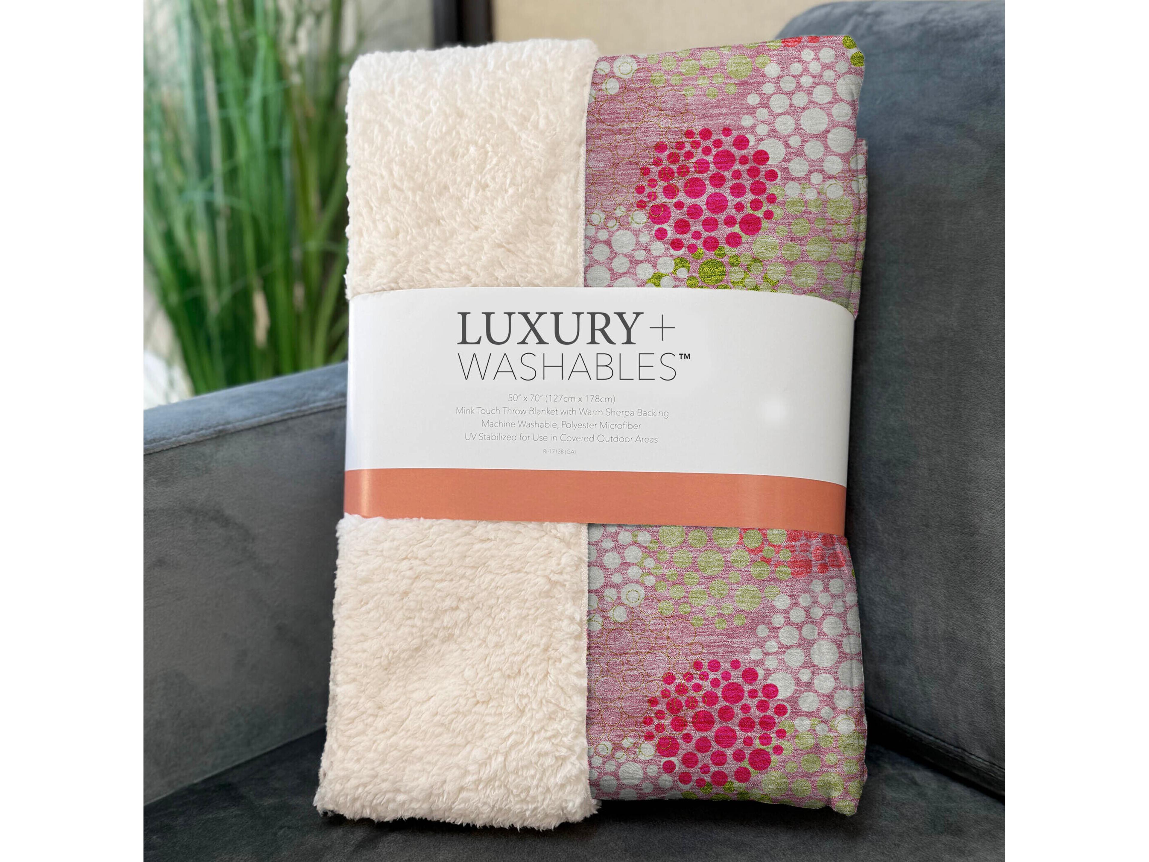 Dalyn Sherpa Pink Polyester Throw