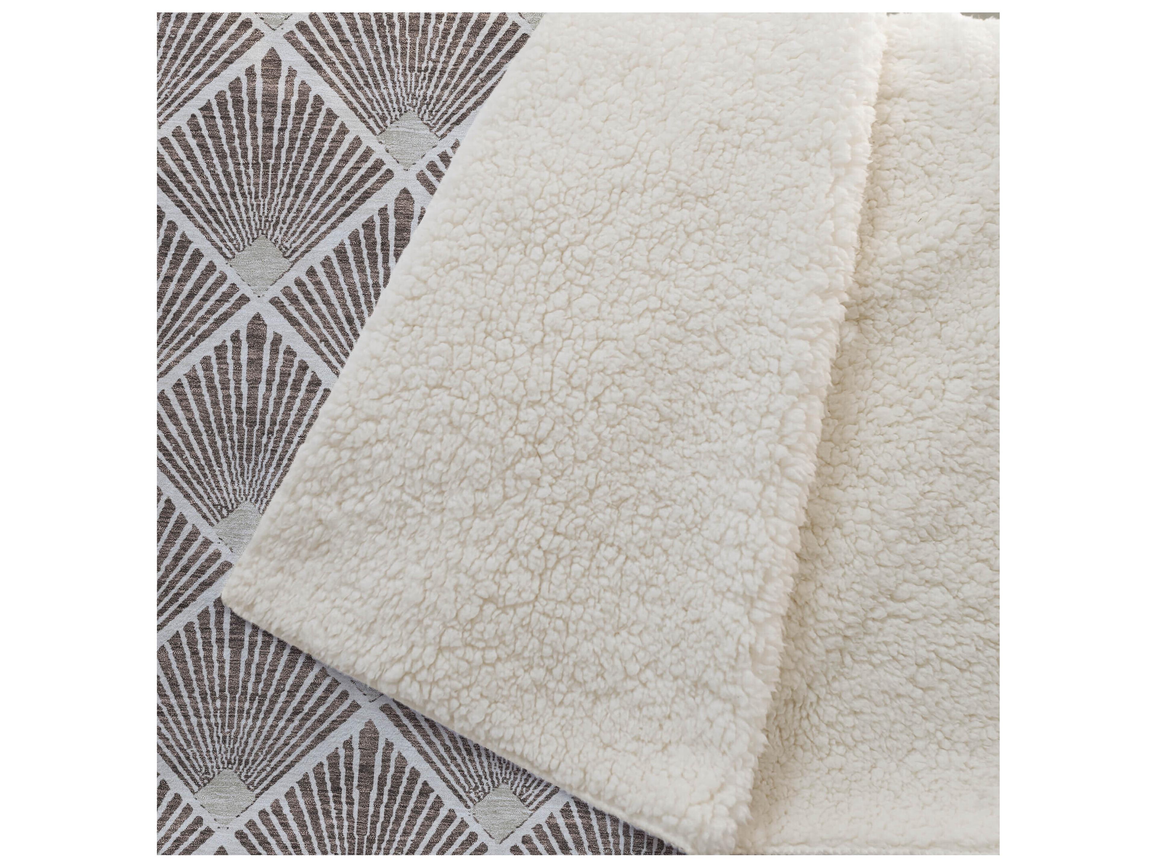 Dalyn Sherpa Brown Polyester Throw