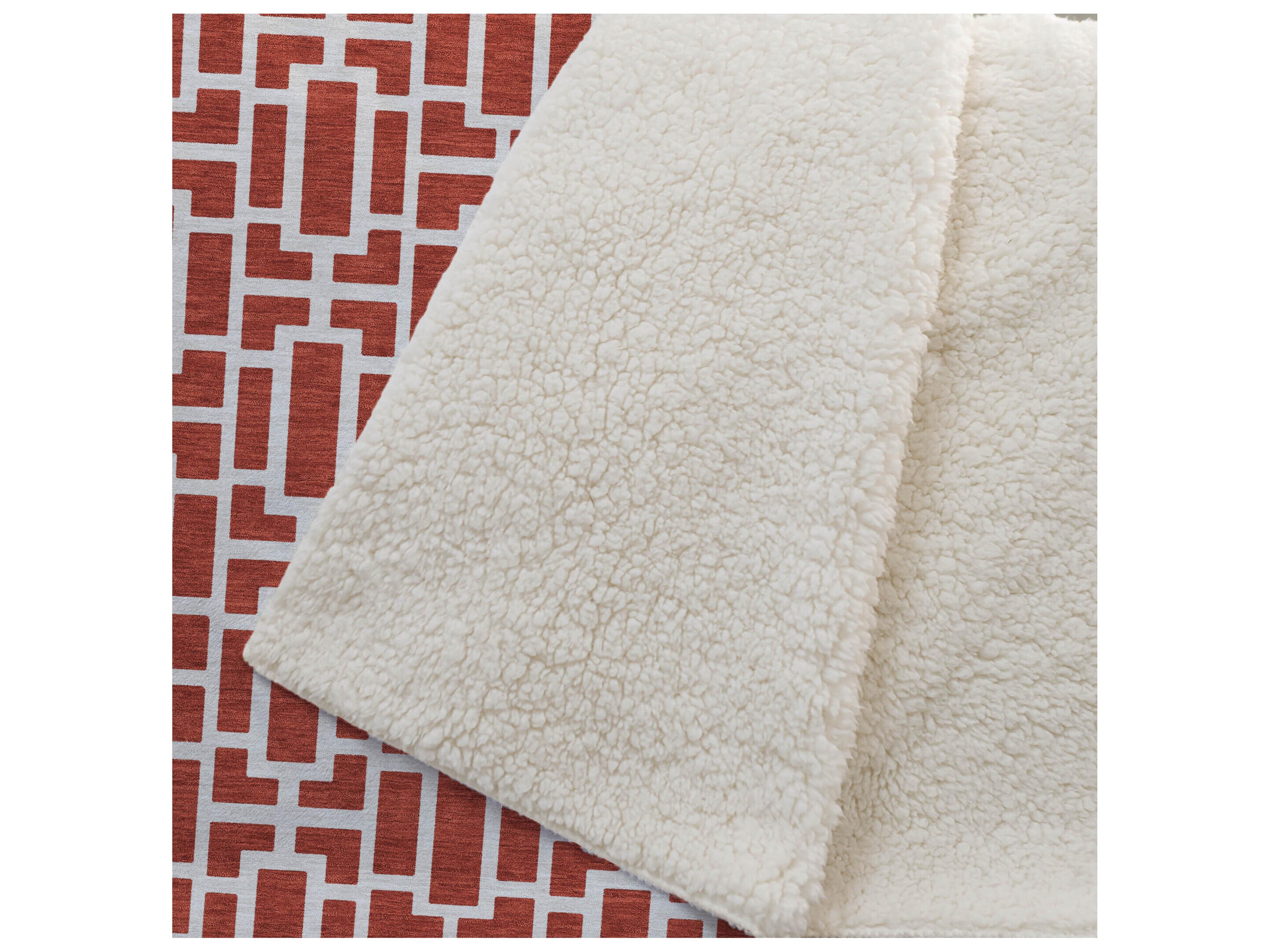 Dalyn Sherpa Red Polyester Throw