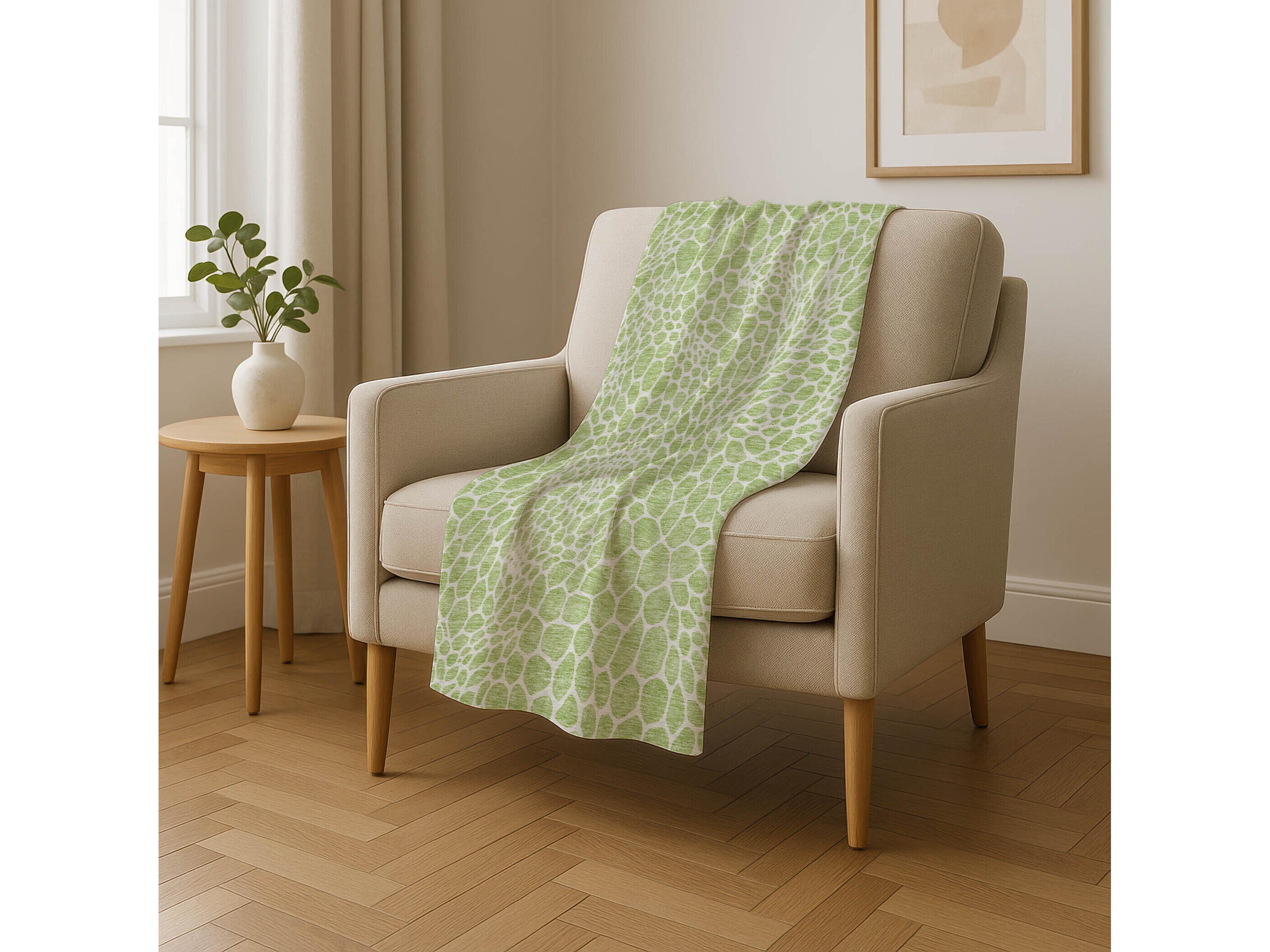 Dalyn Sherpa Green Polyester Throw