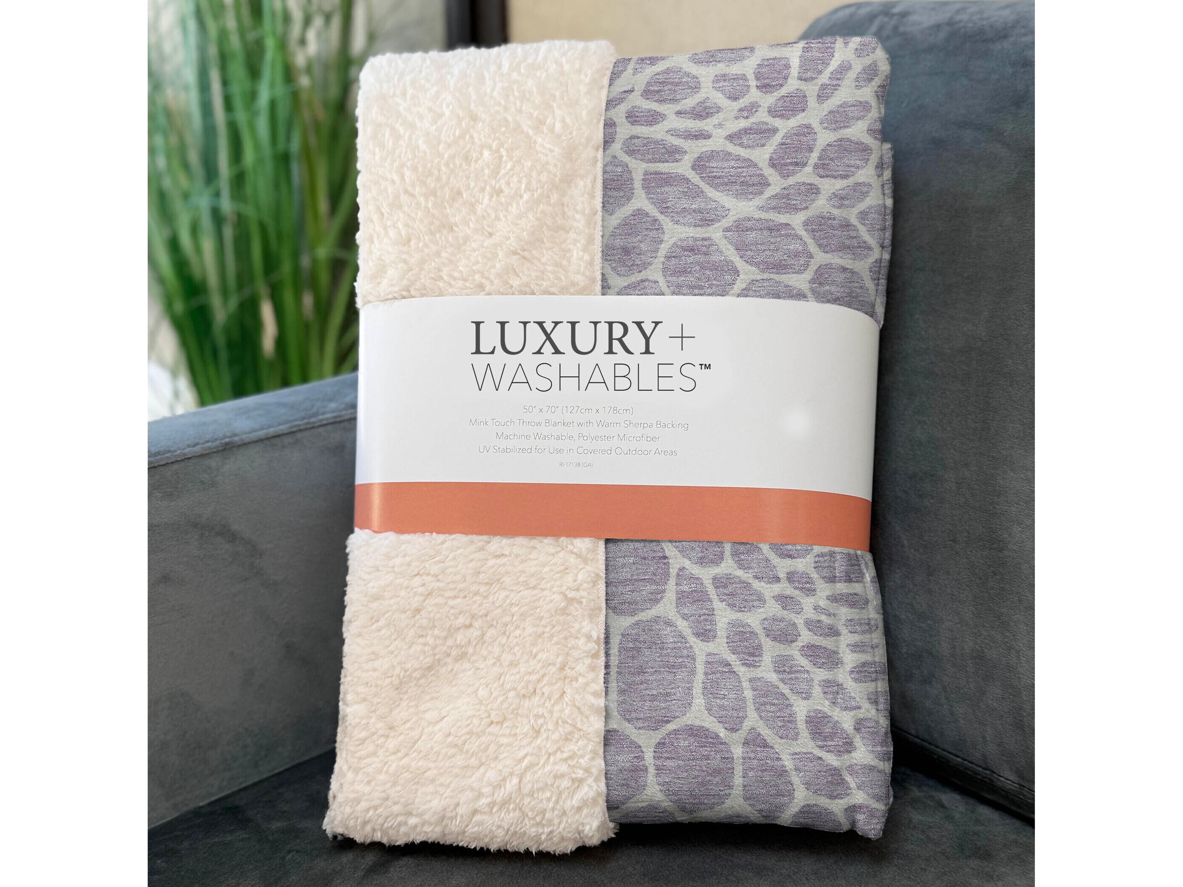 Dalyn Sherpa Purple Polyester Throw