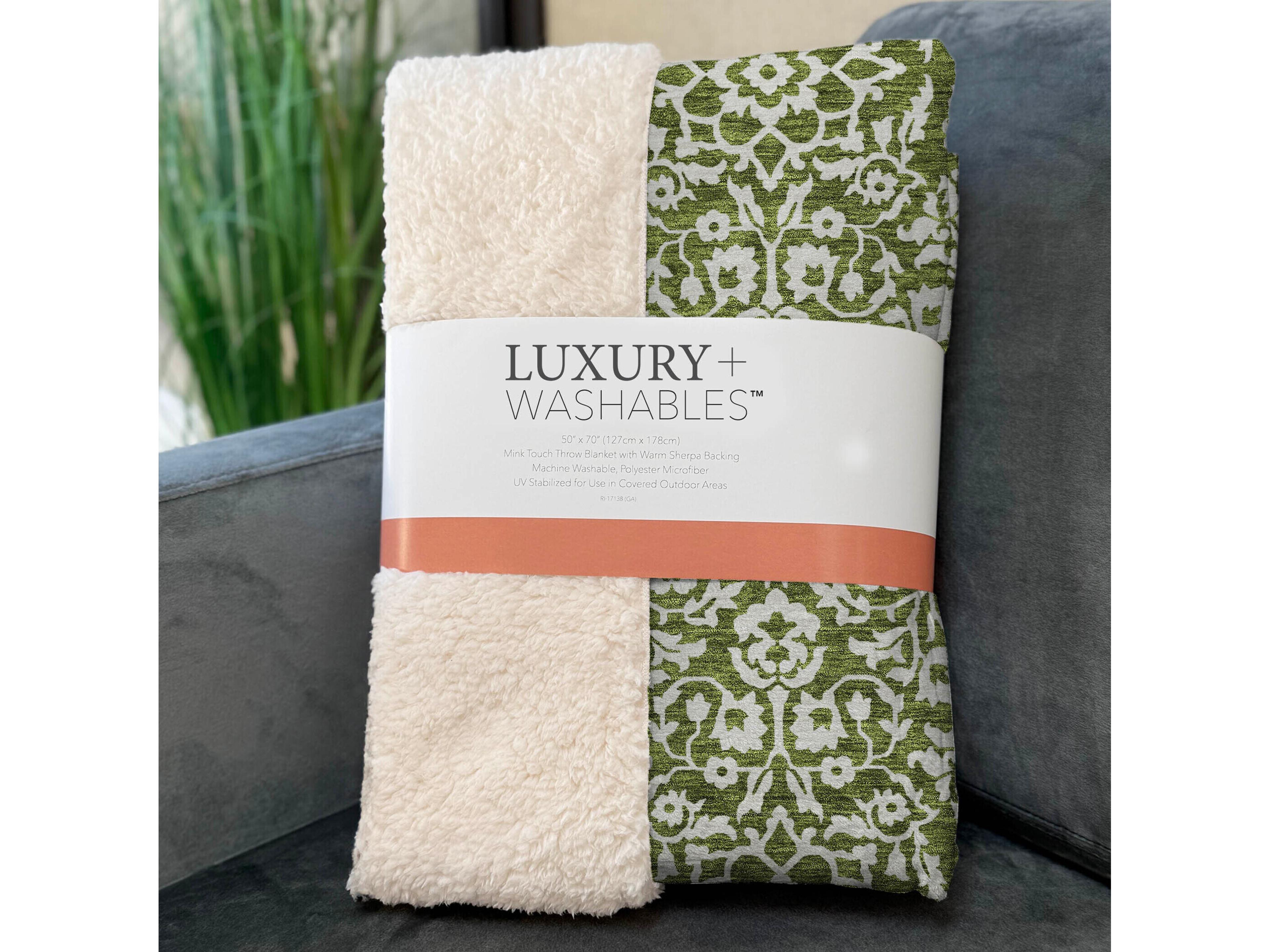 Dalyn Sherpa Green Polyester Throw