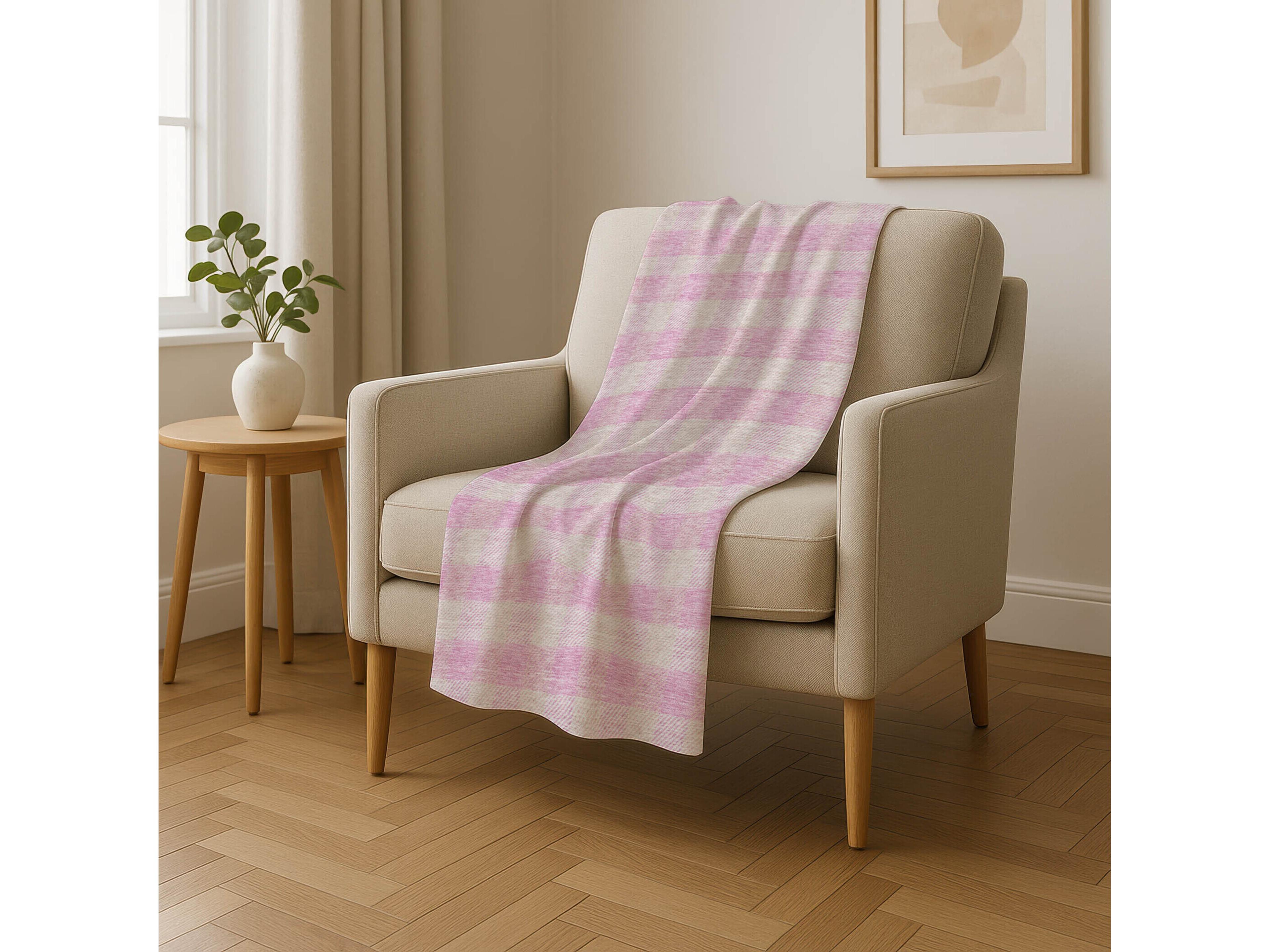 Dalyn Sherpa Pink Polyester Throw