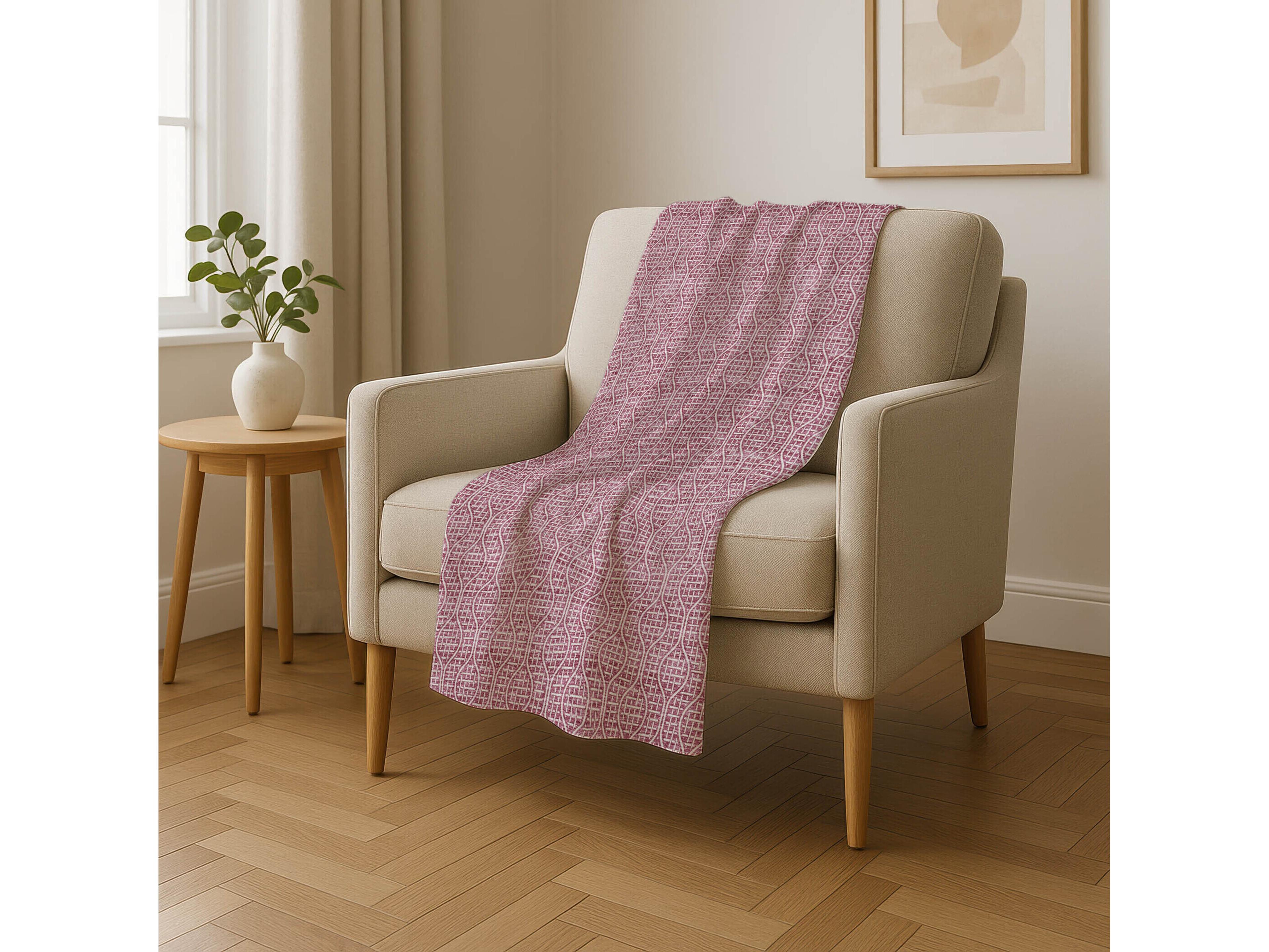 Dalyn Sherpa Pink Polyester Throw