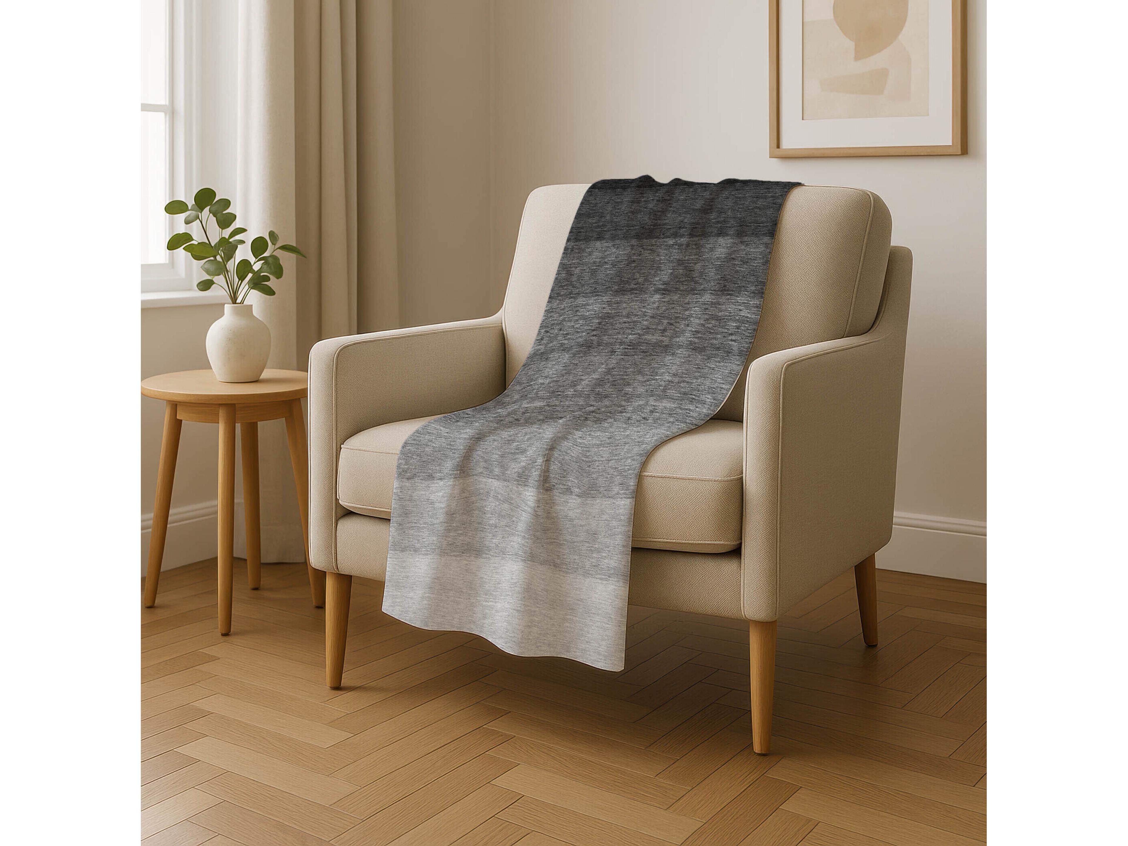 Dalyn Sherpa Black Polyester Throw