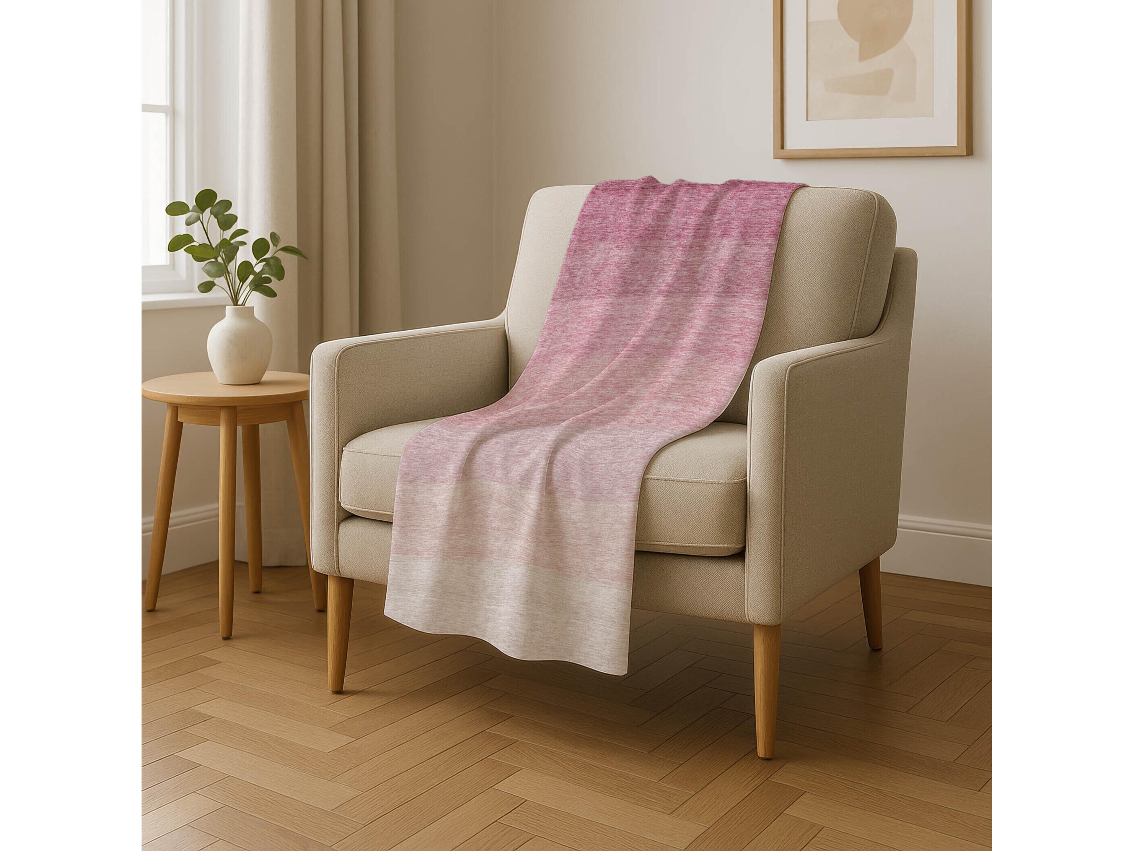 Dalyn Sherpa Pink Polyester Throw