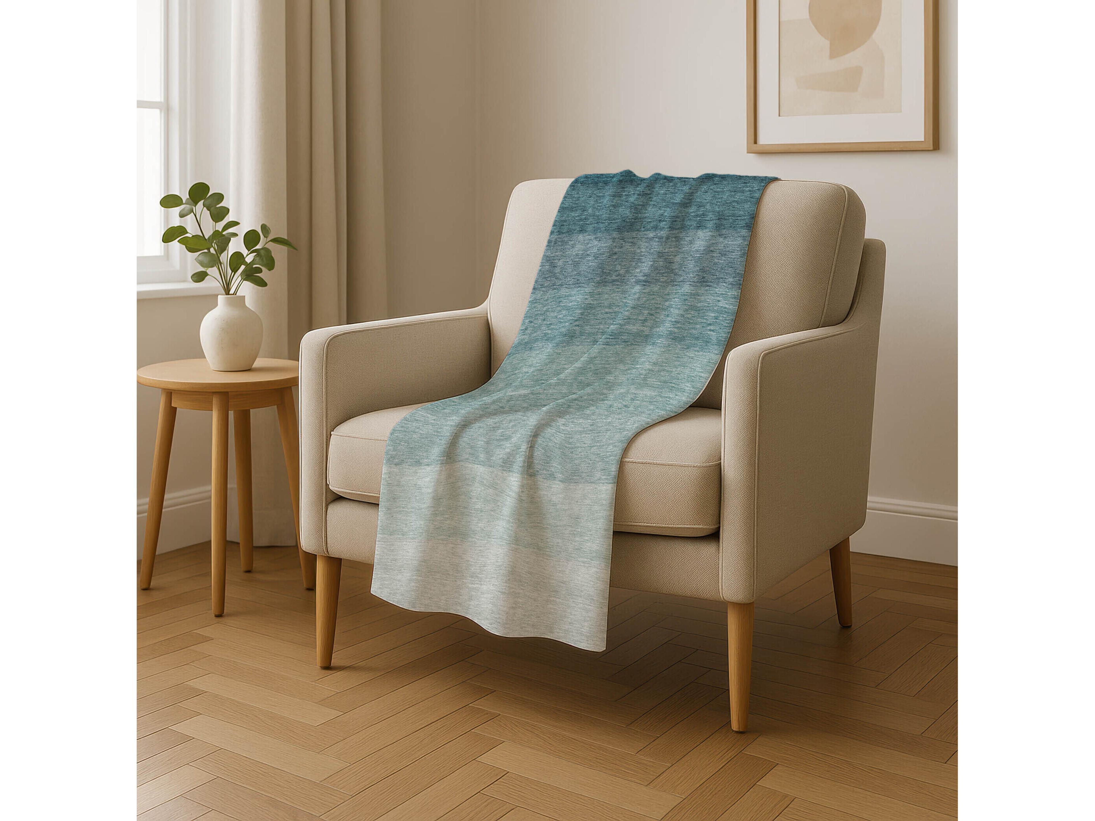 Dalyn Sherpa Teal Polyester Throw