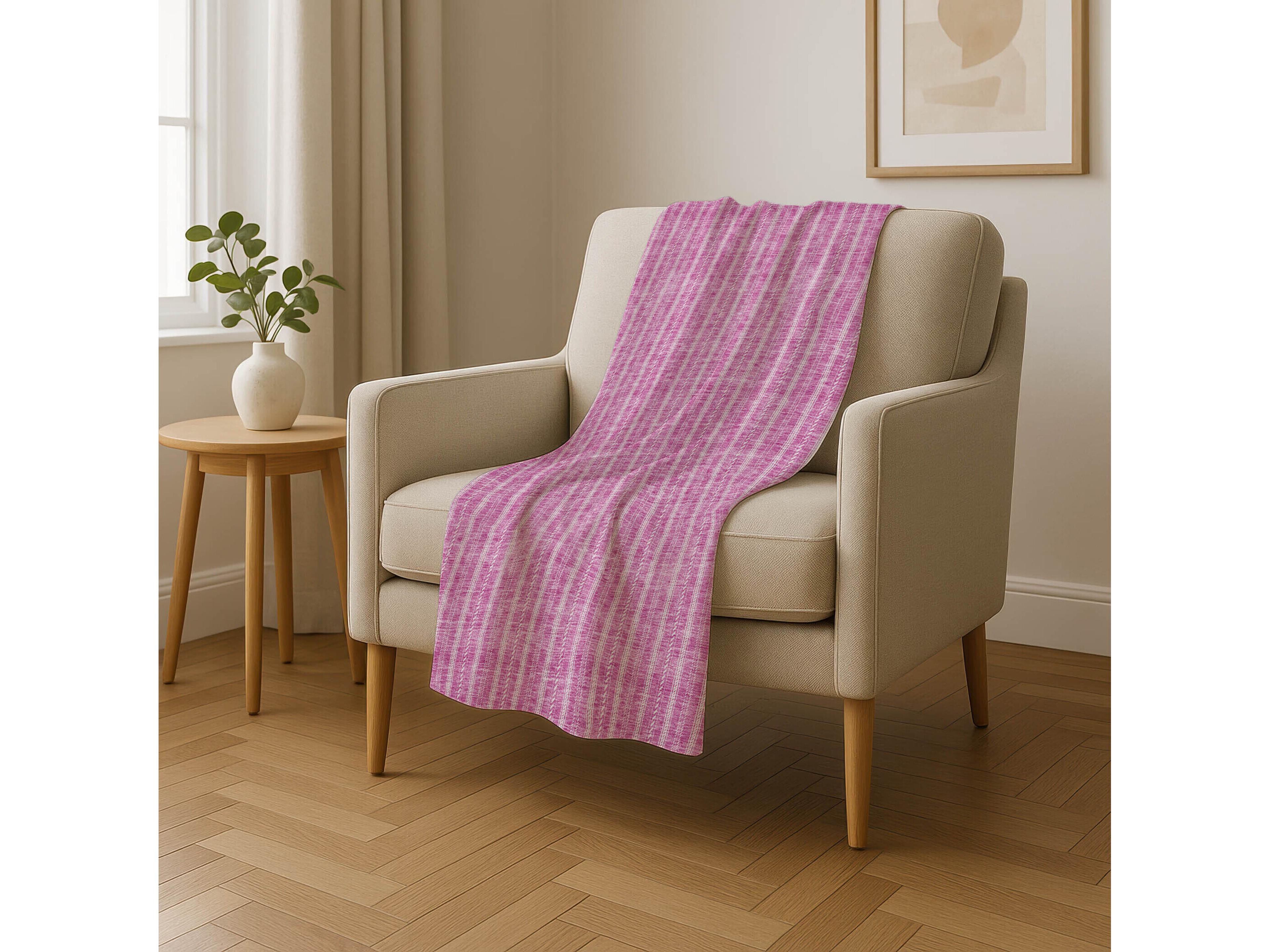 Dalyn Sherpa Pink Polyester Throw