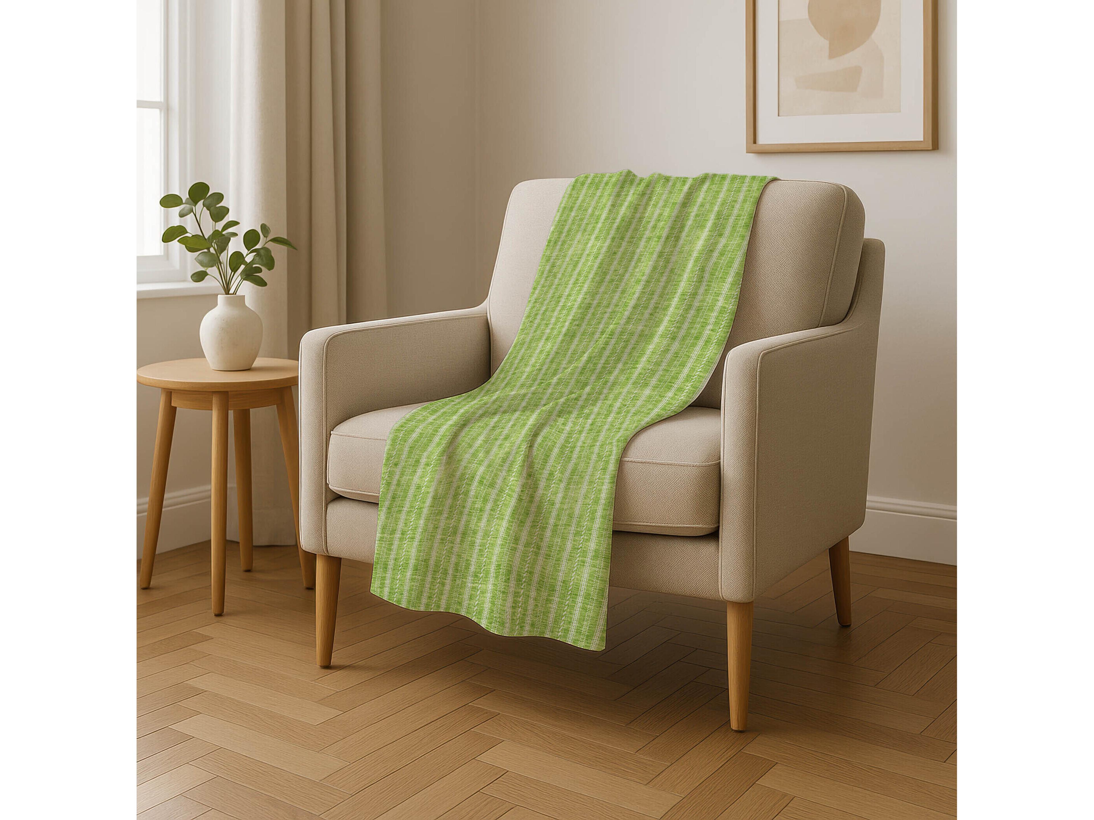 Dalyn Sherpa Green Polyester Throw
