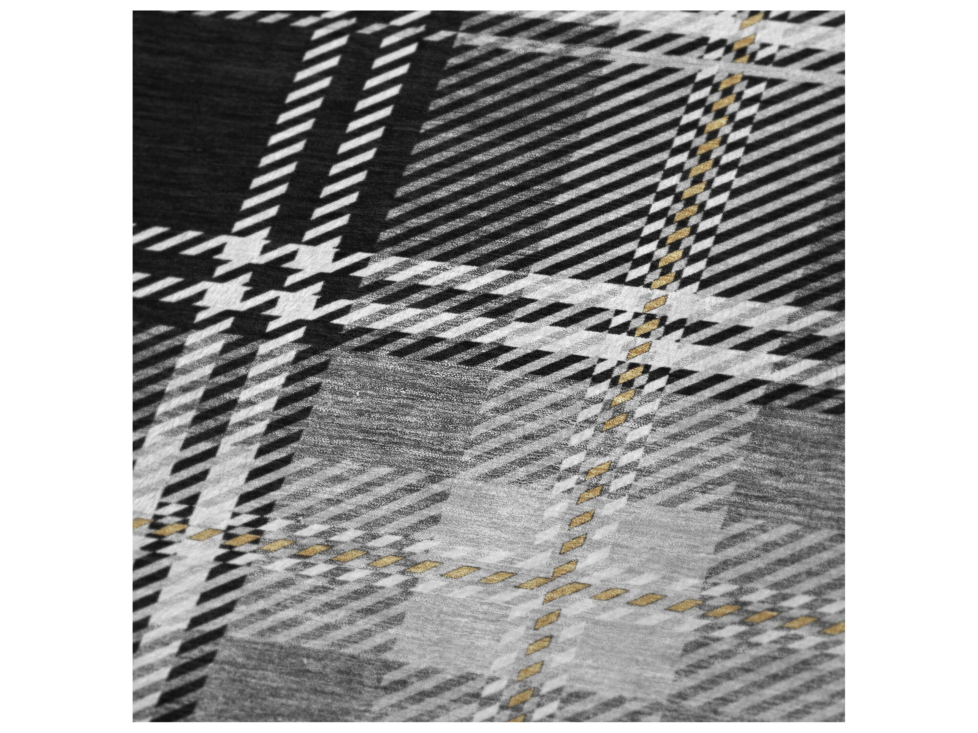 Dalyn Sherpa Black Polyester Throw