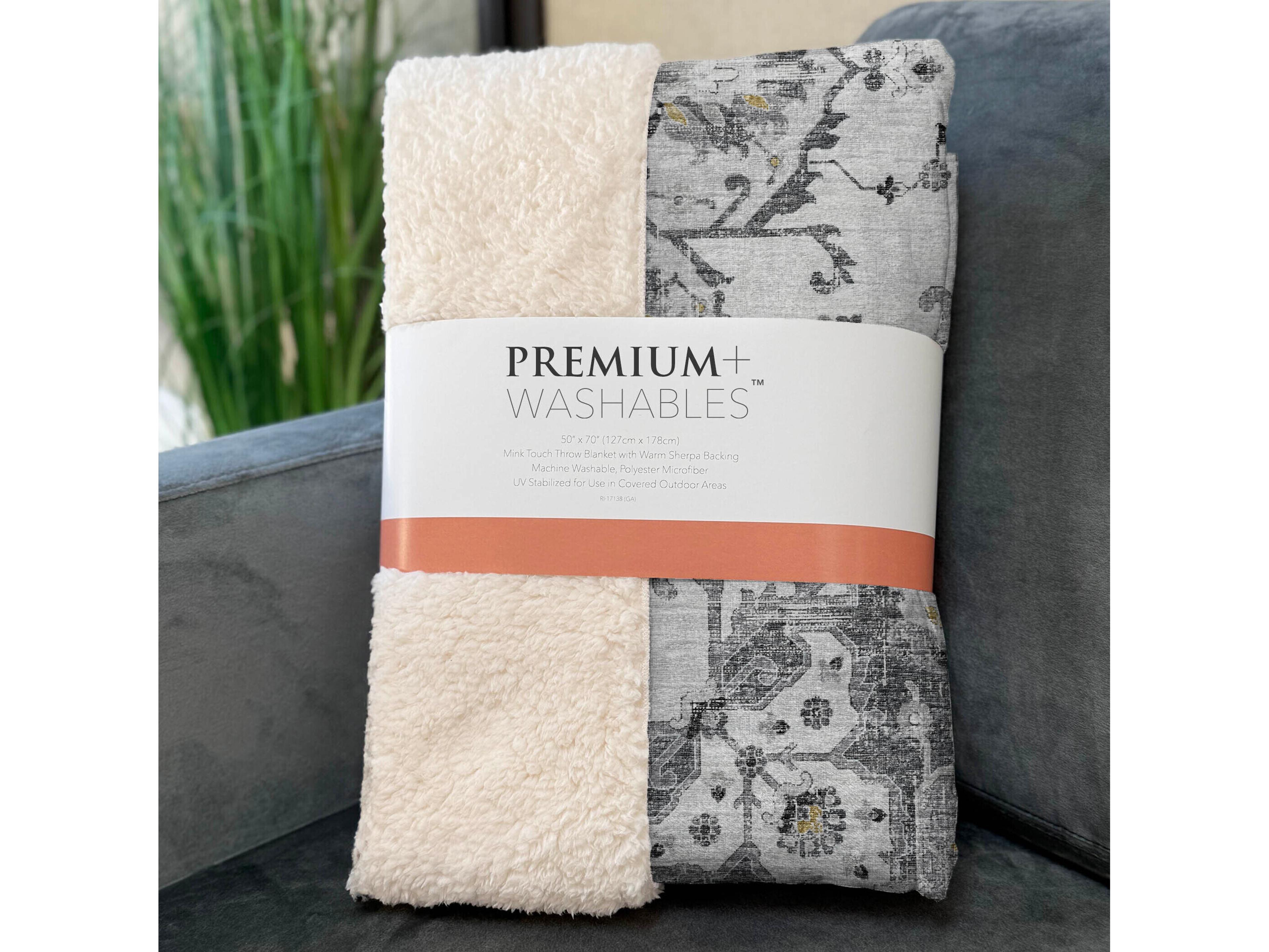 Dalyn Sherpa Gray Polyester Throw