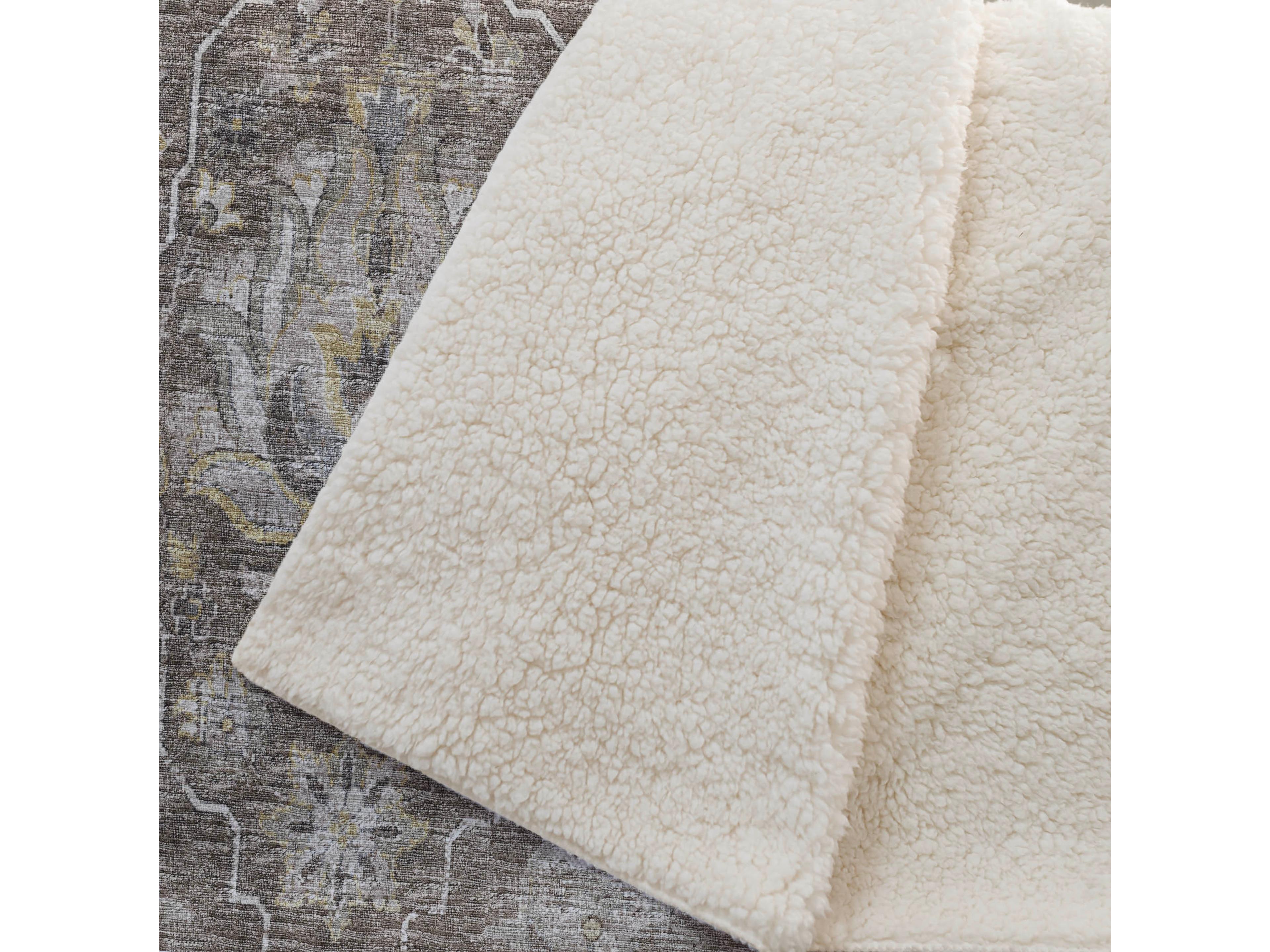 Dalyn Sherpa Brown Polyester Throw