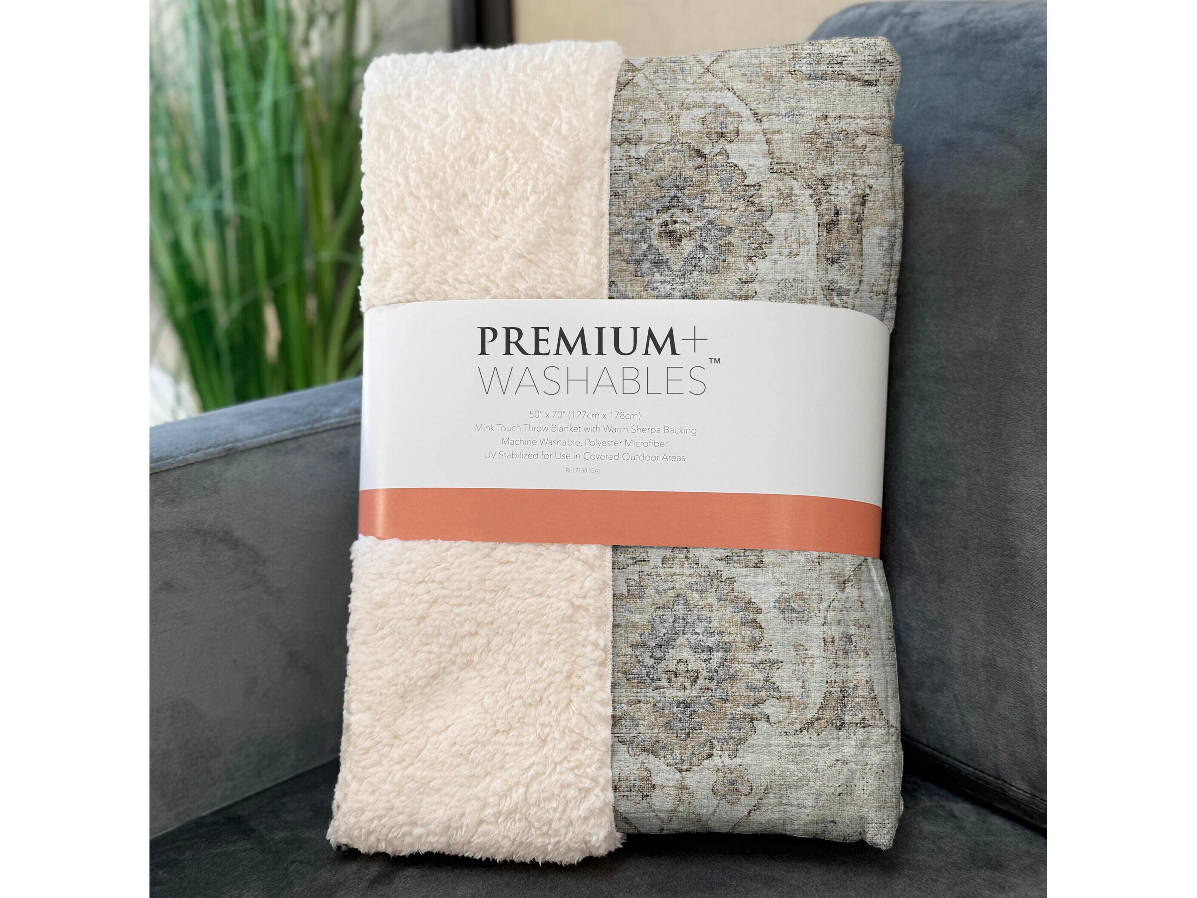 Dalyn Sherpa Neutral Polyester Throw
