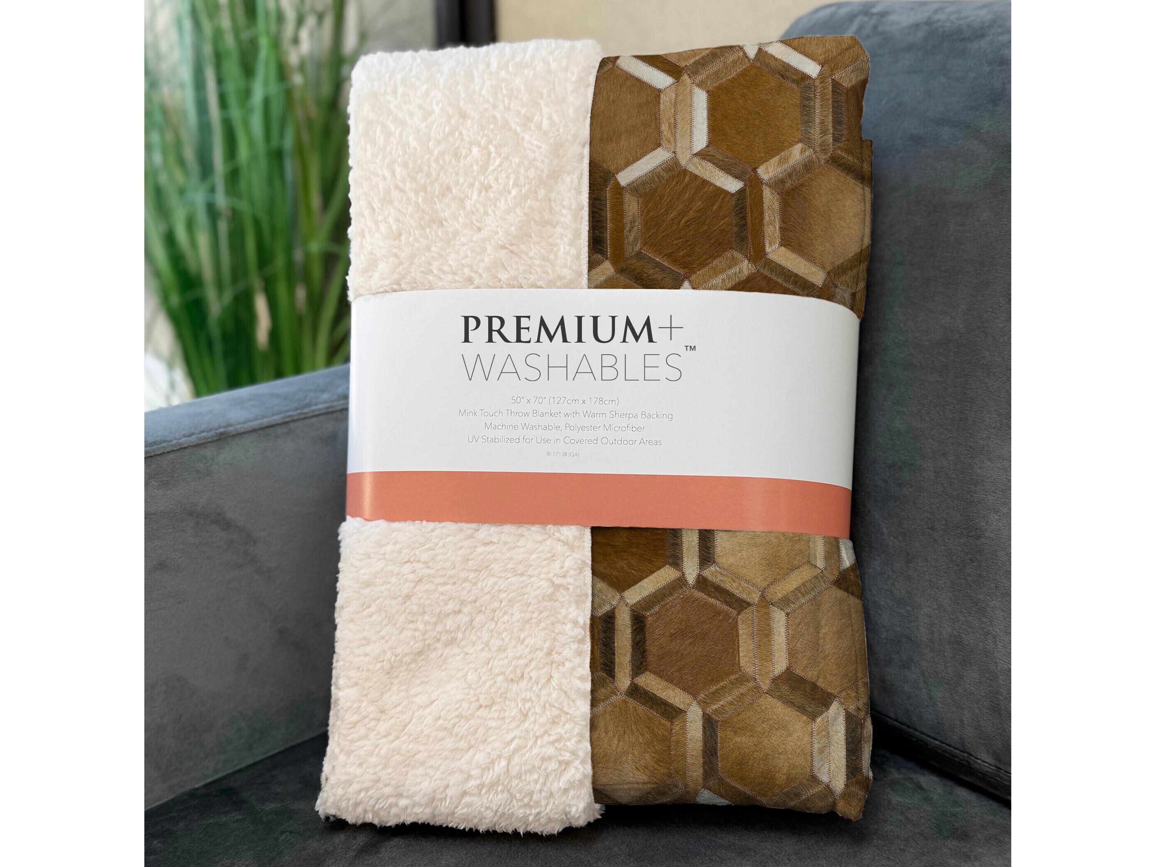 Dalyn Sherpa Brown Polyester Throw