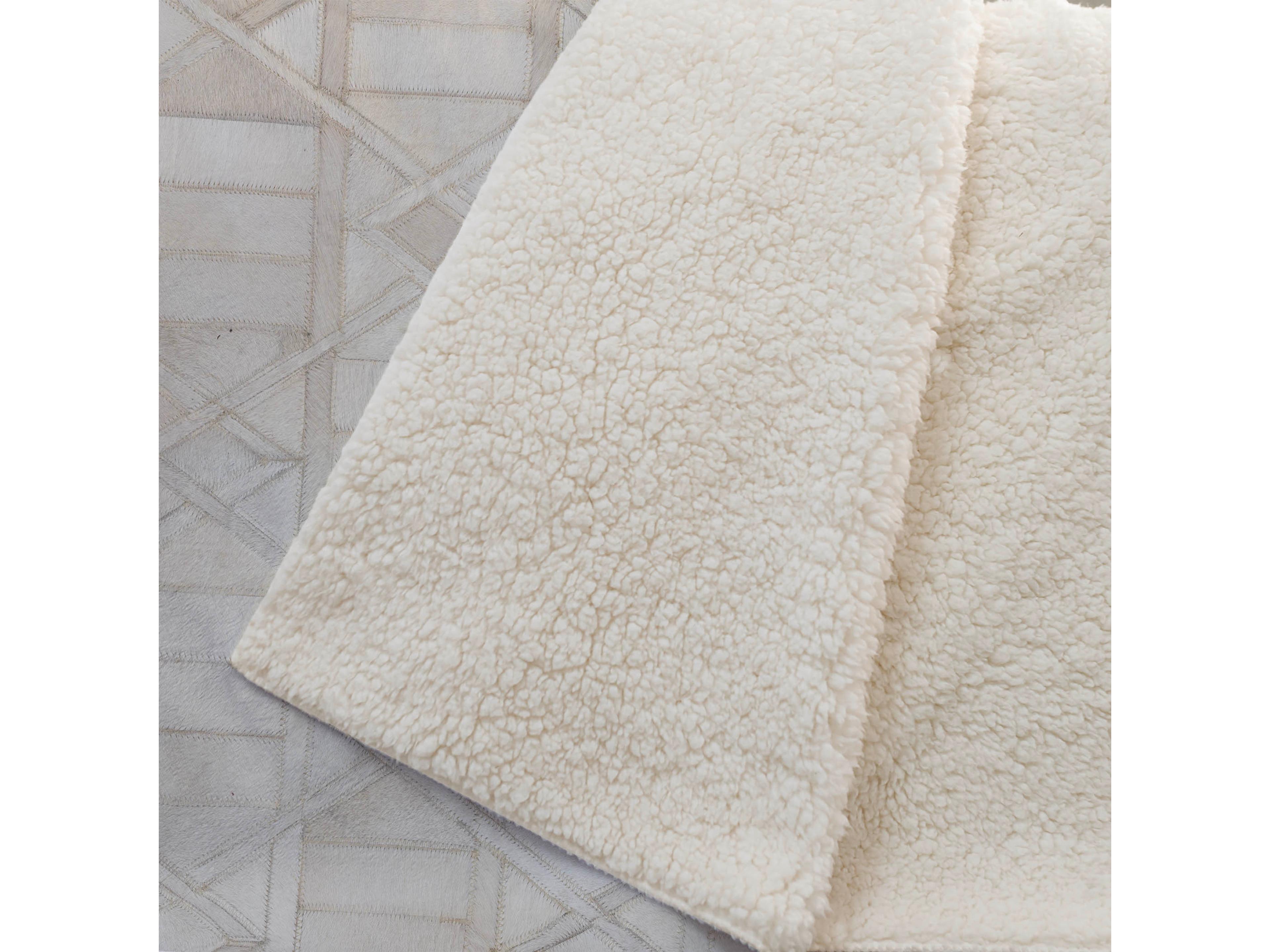 Dalyn Sherpa Ivory Polyester Throw