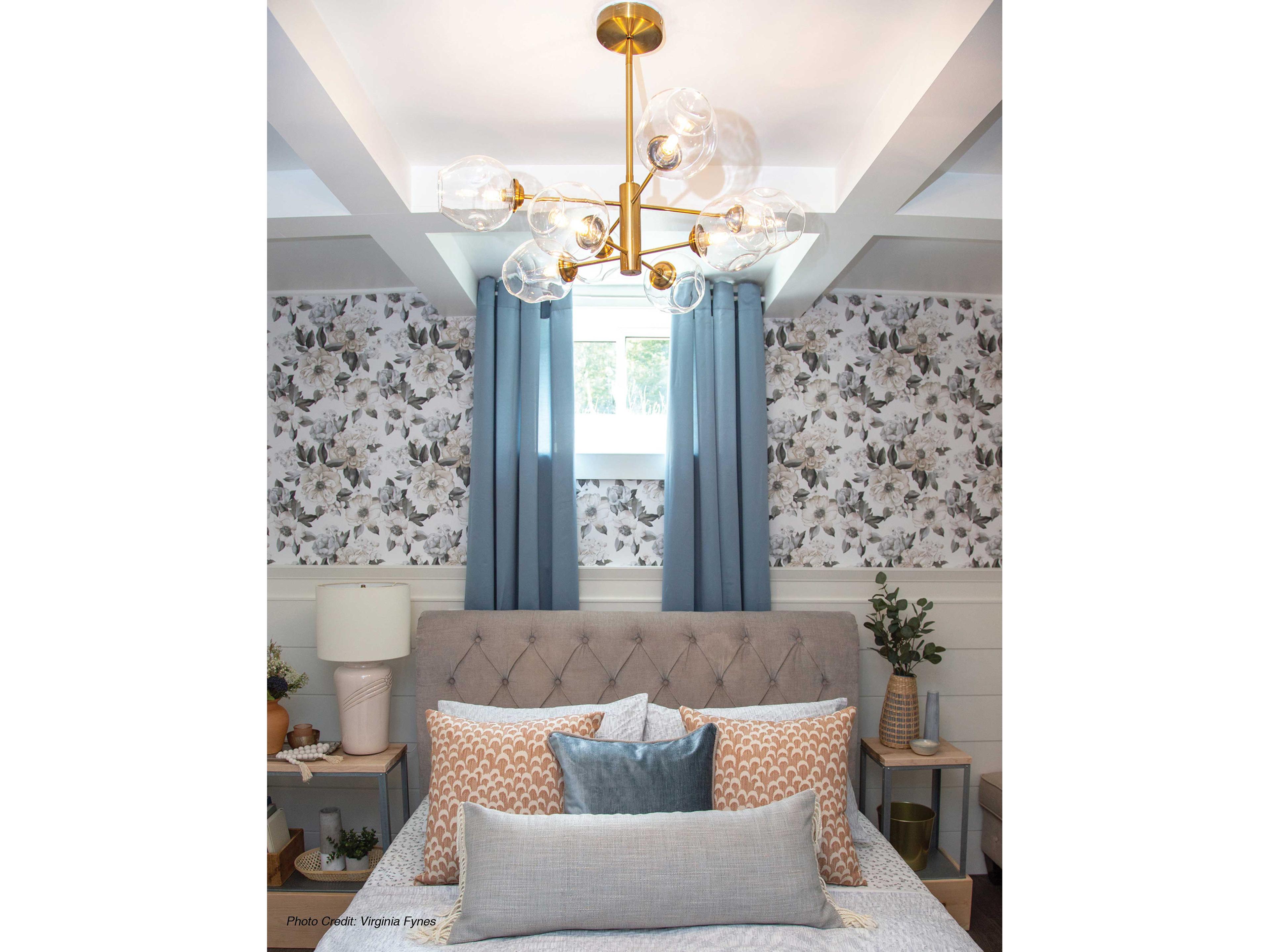 Dainolite Abii 8-Light Vintage Bronze Globe Chandelier