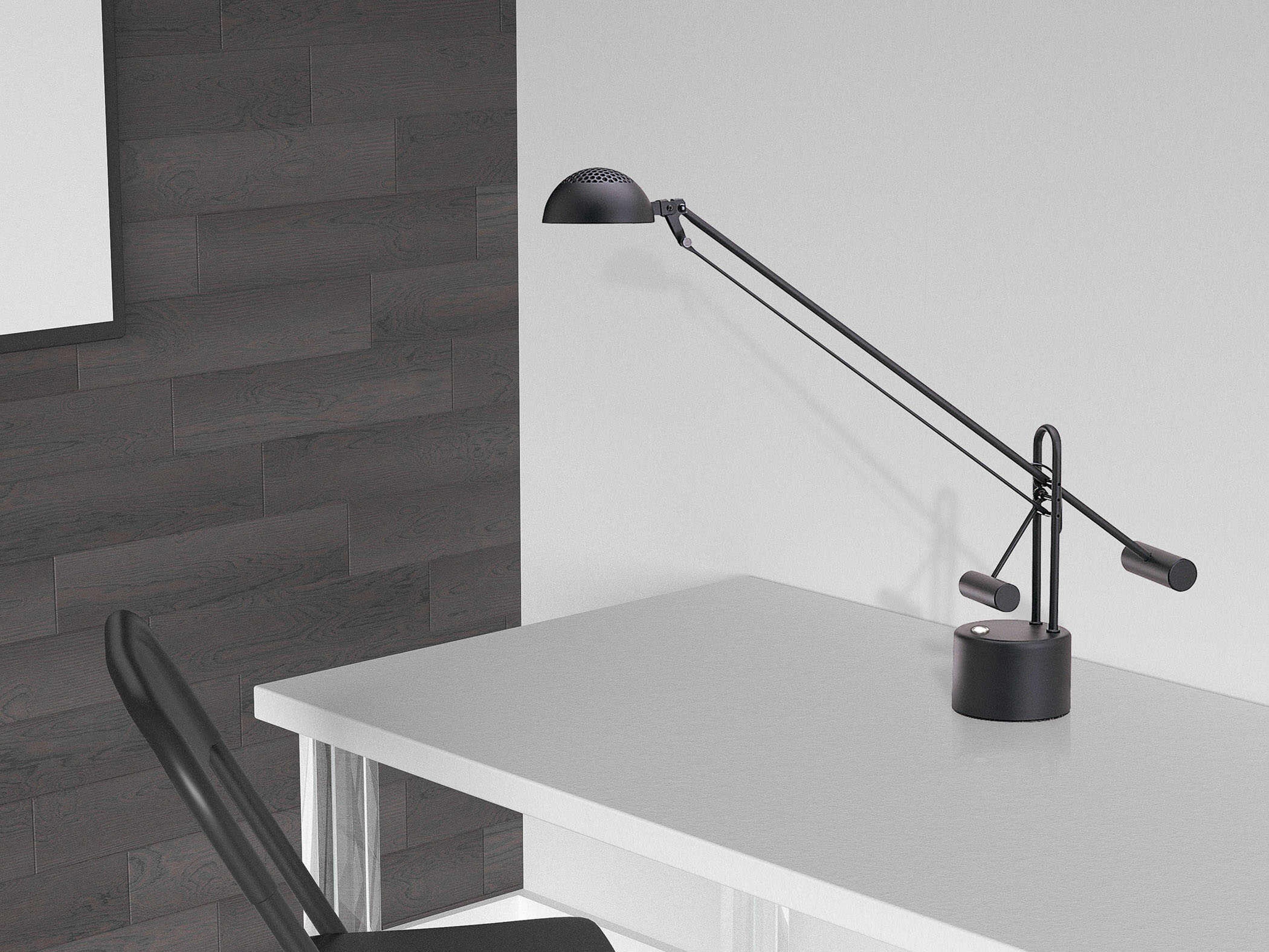 Dainolite Black Desk Lamp
