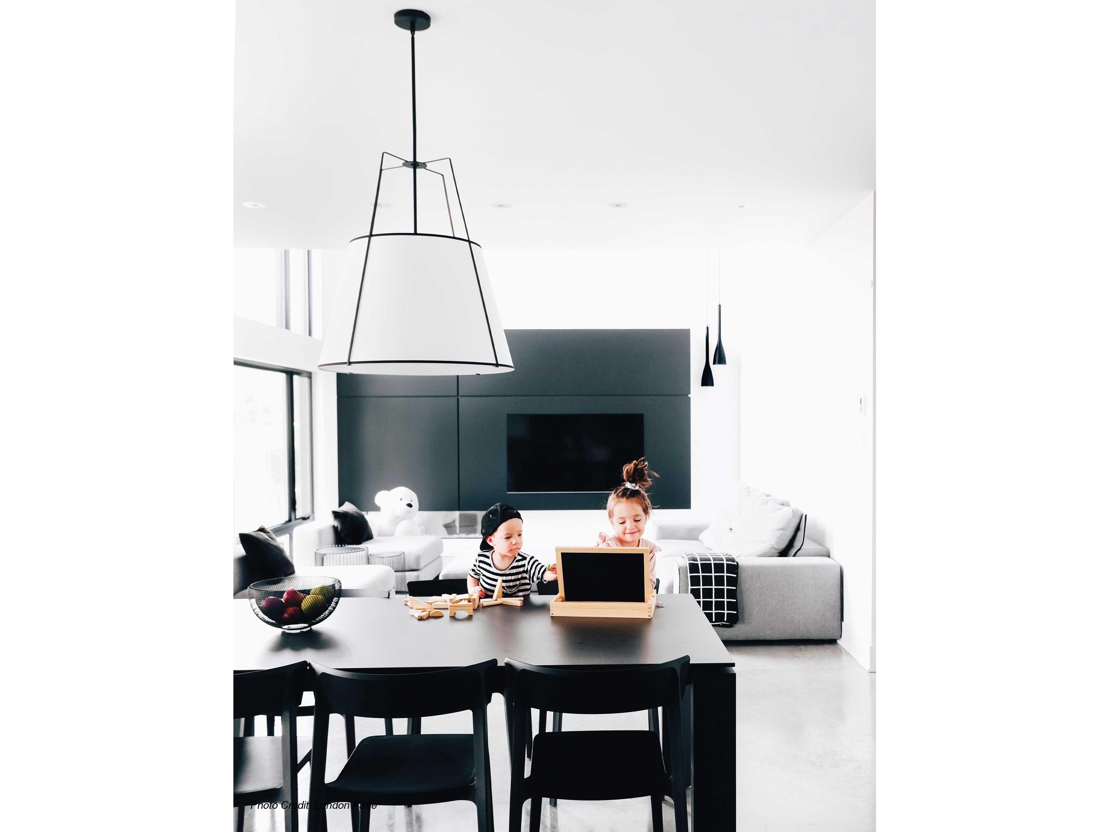 Dainolite Trapezoid 3-Light Black White Drum Pendant