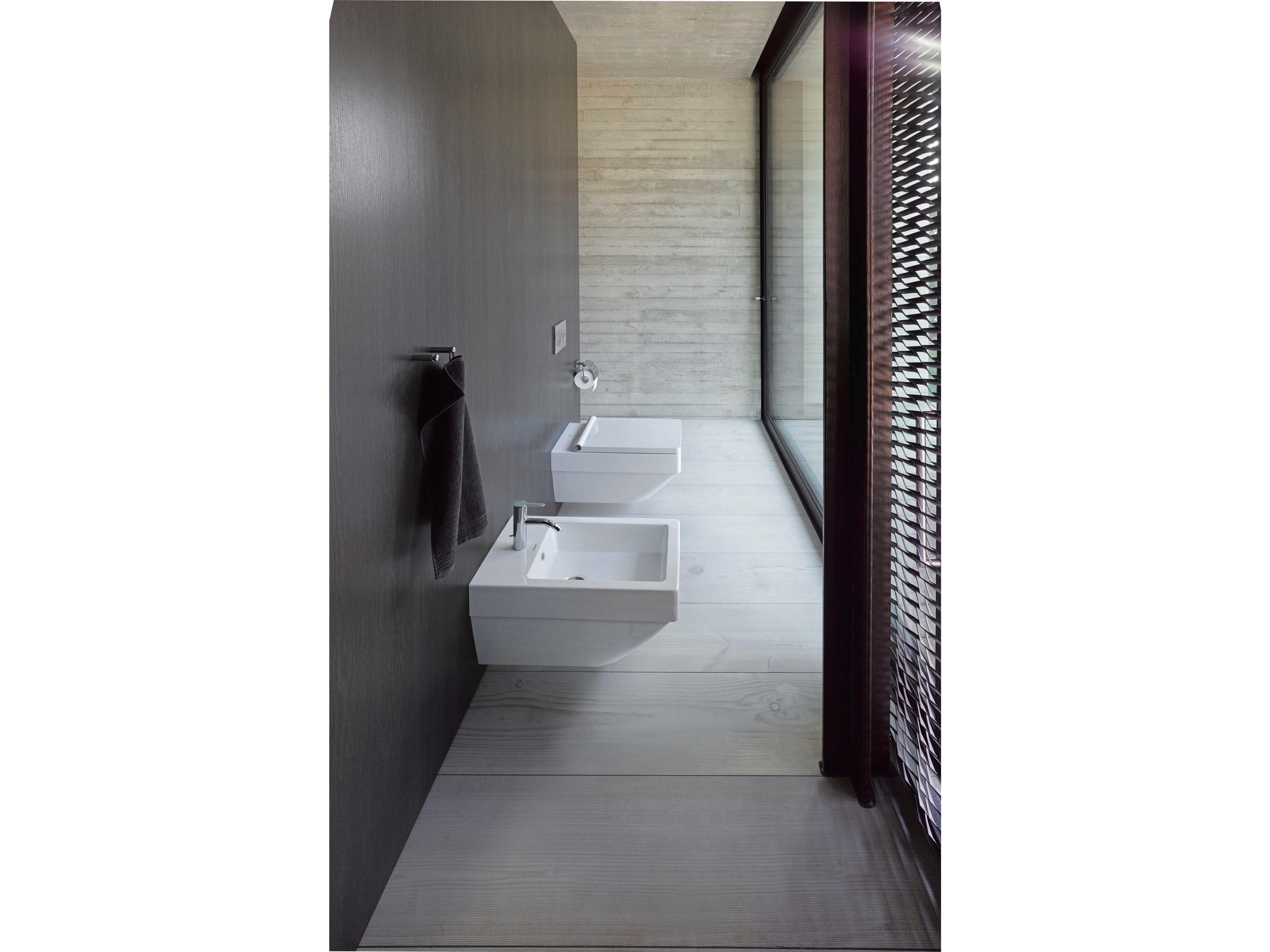 Duravit Vero 15'' White Toilet Seat - Soft Closure