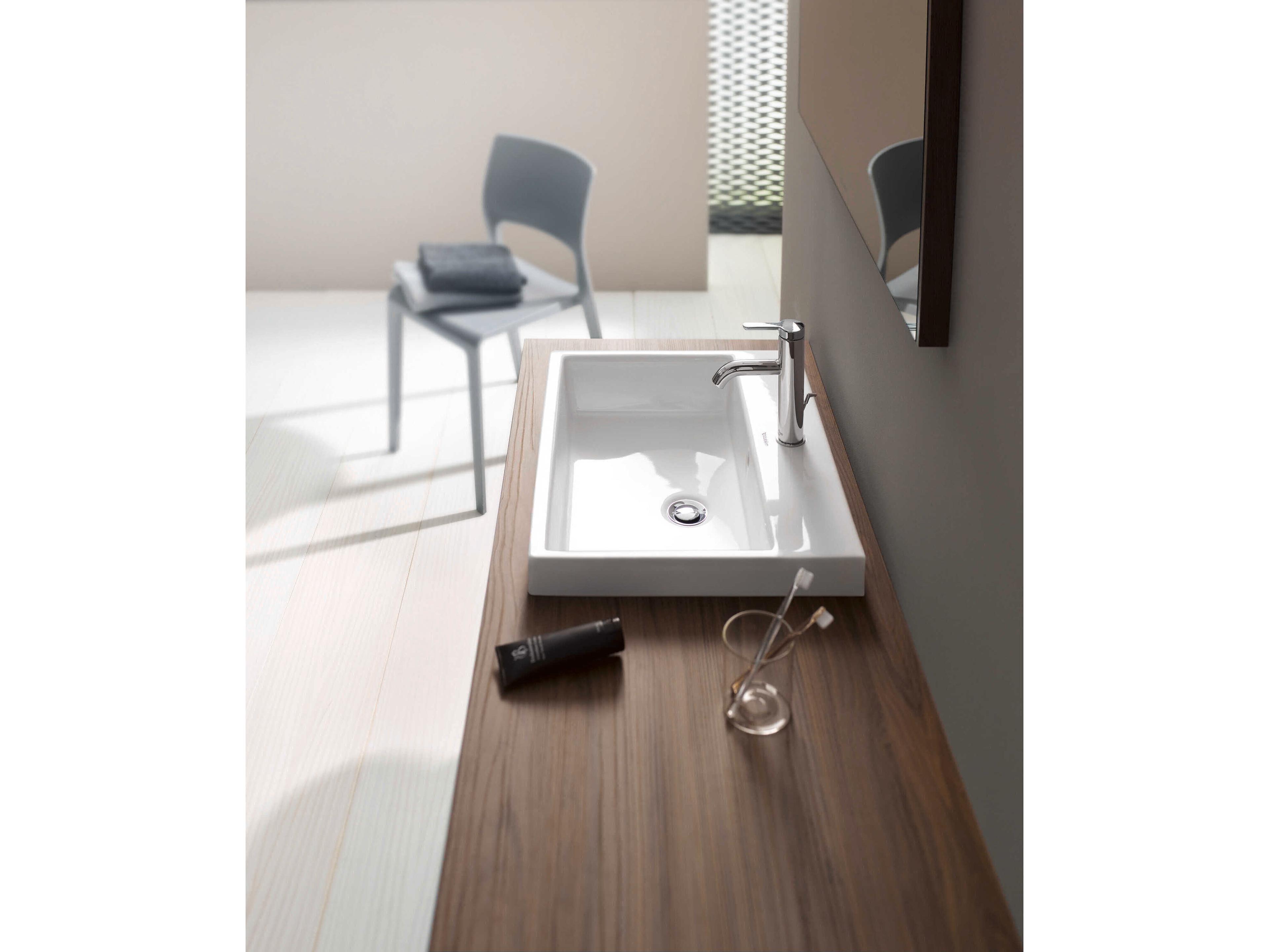 Duravit Vero 22'' Ceramic White High Gloss Undermount Sink with 1 Faucet Hole