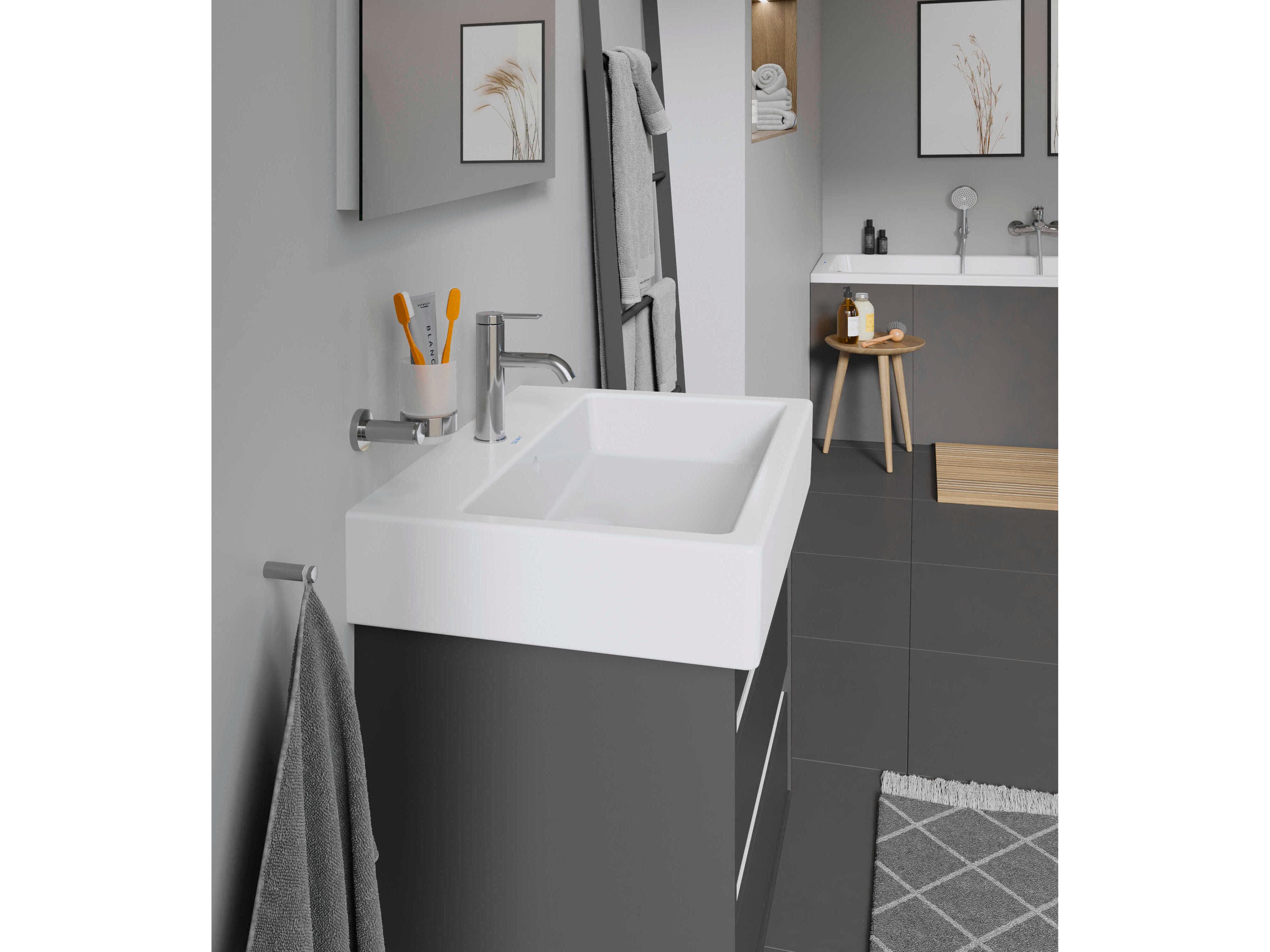 Duravit Vero 28'' Ceramic White High Gloss Sink with 1 Faucet Hole