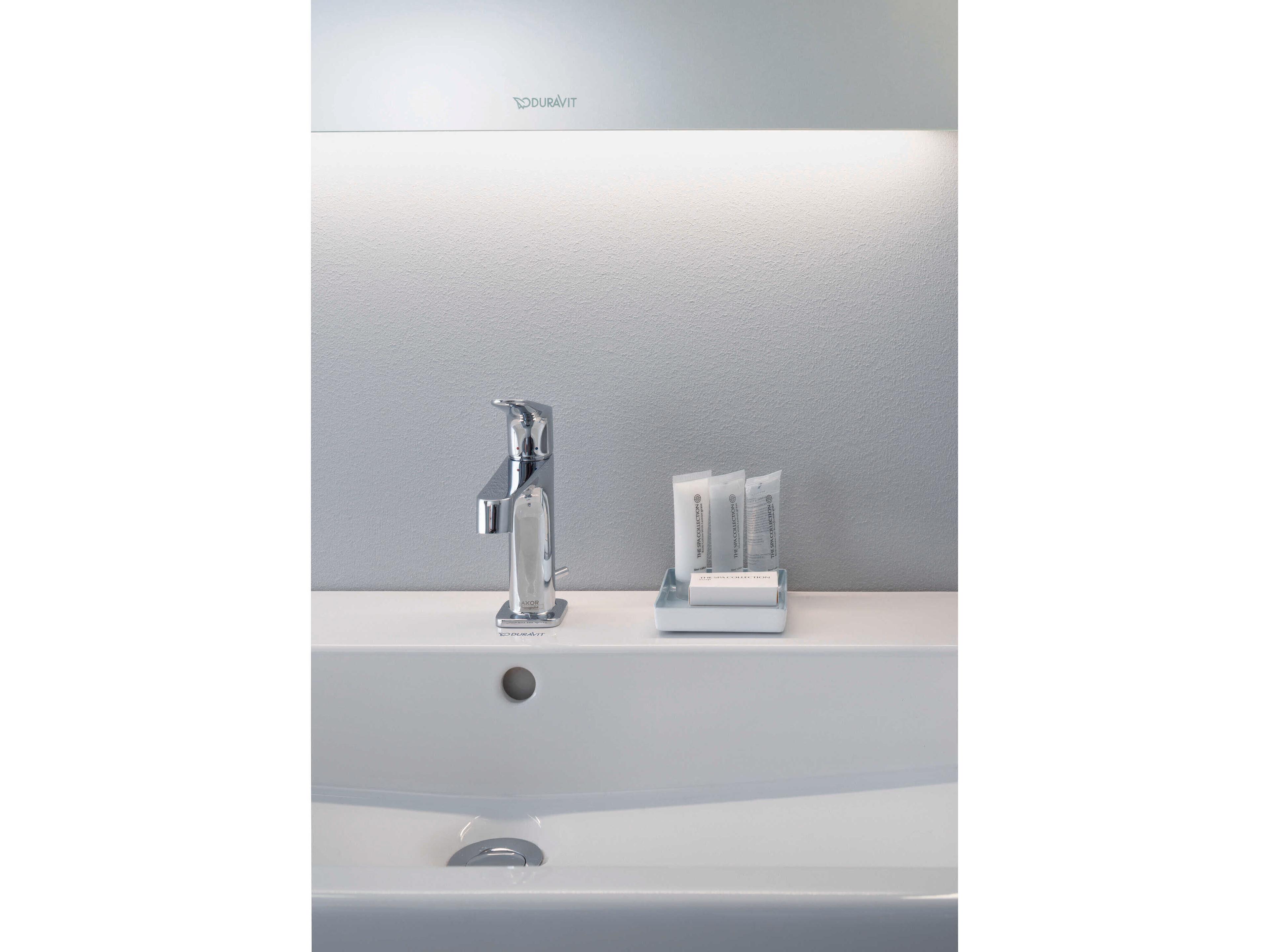 Duravit Vero 32'' Ceramic White High Gloss Sink with 1 Faucet Hole - Ground