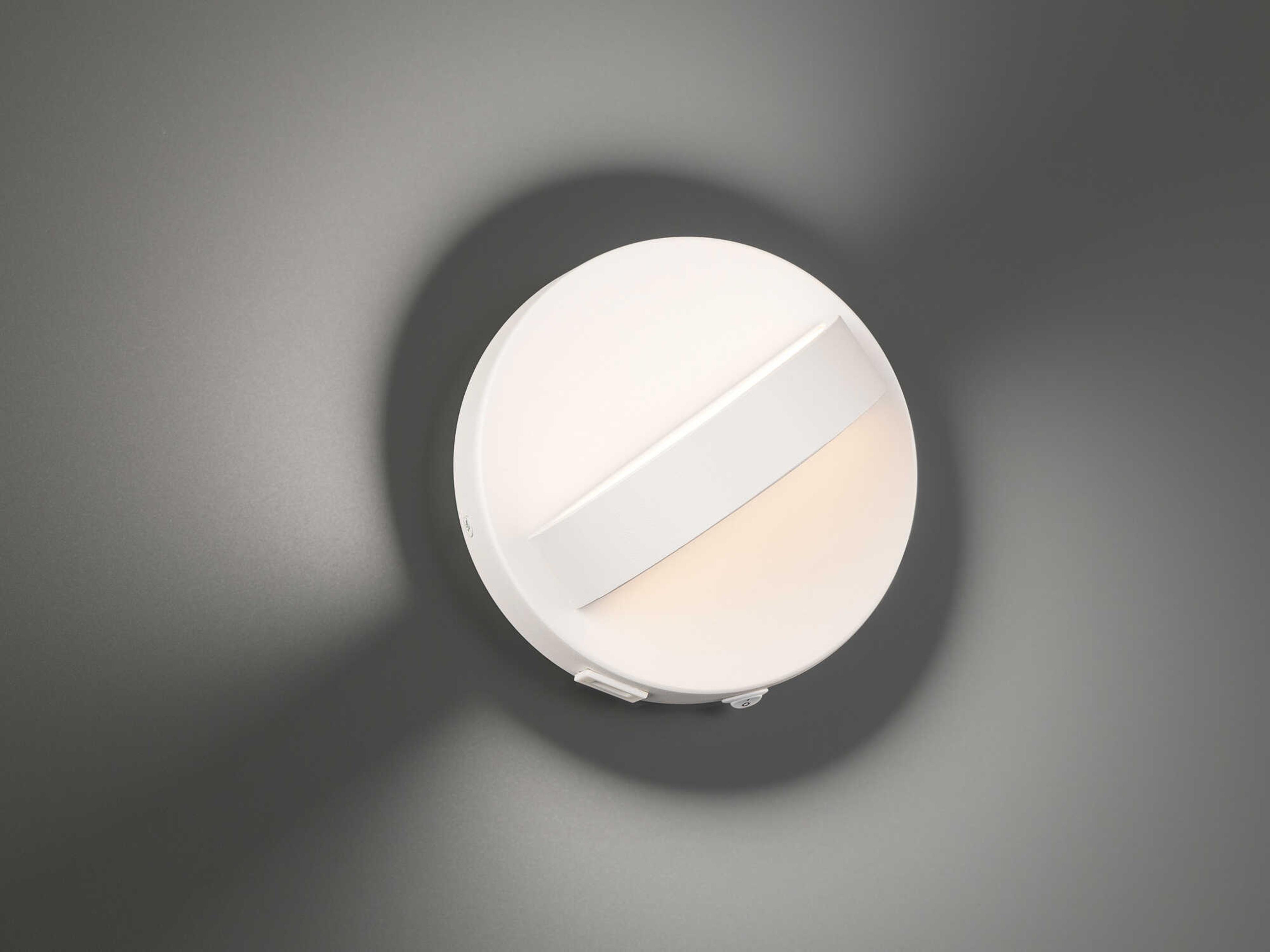 dweLED by WAC Lighting Wink 1-Light White Wall Sconce