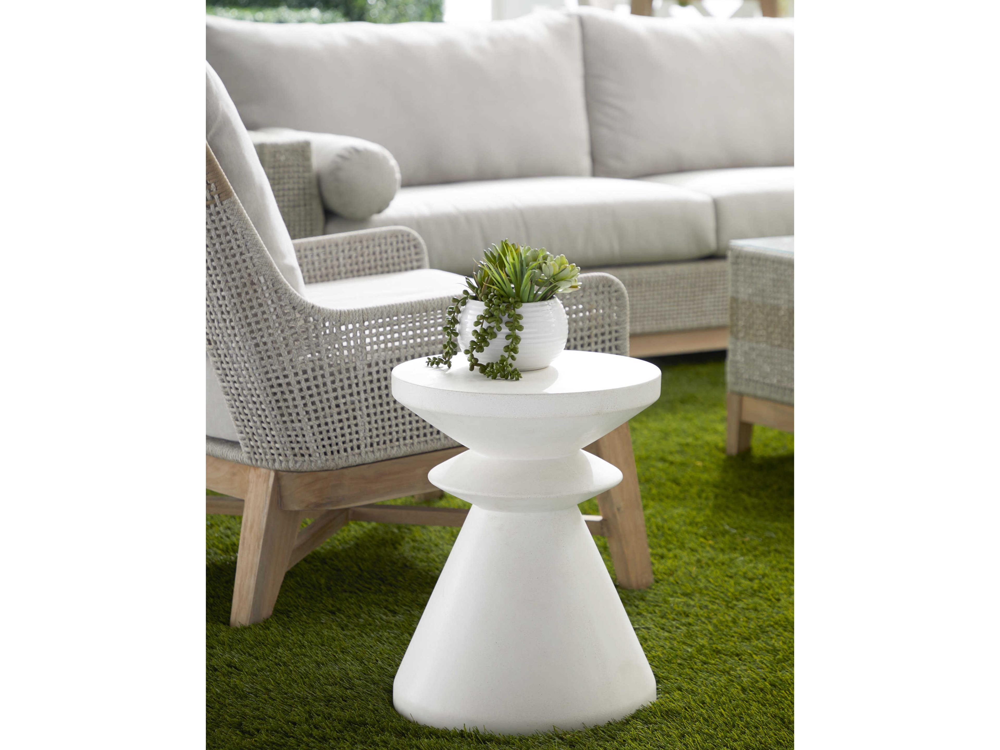 Luxecor Respite Outdoor Ivory Concrete Round End Table