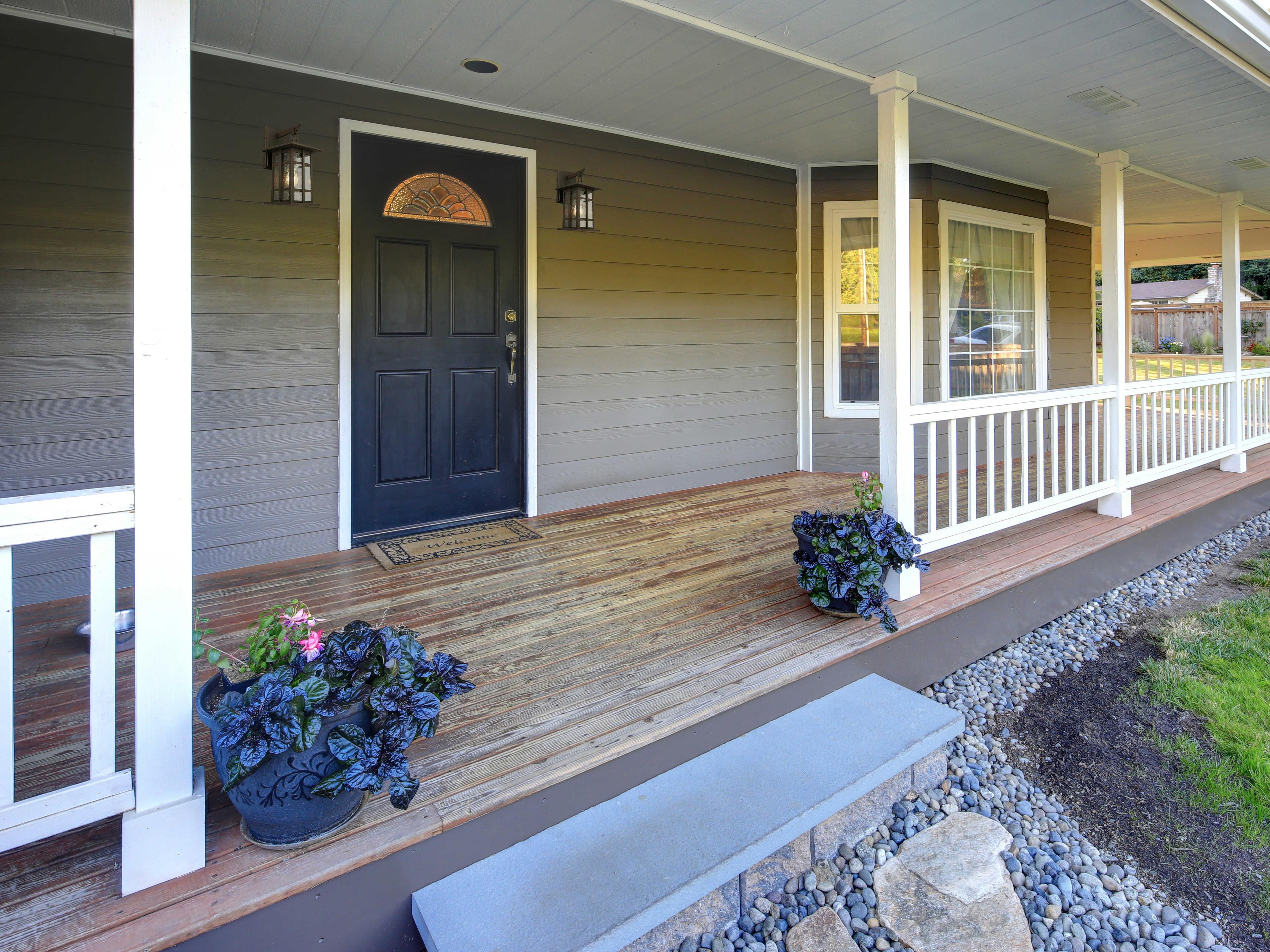 Eglo Arlington Creek 1-Light Outdoor Wall Light