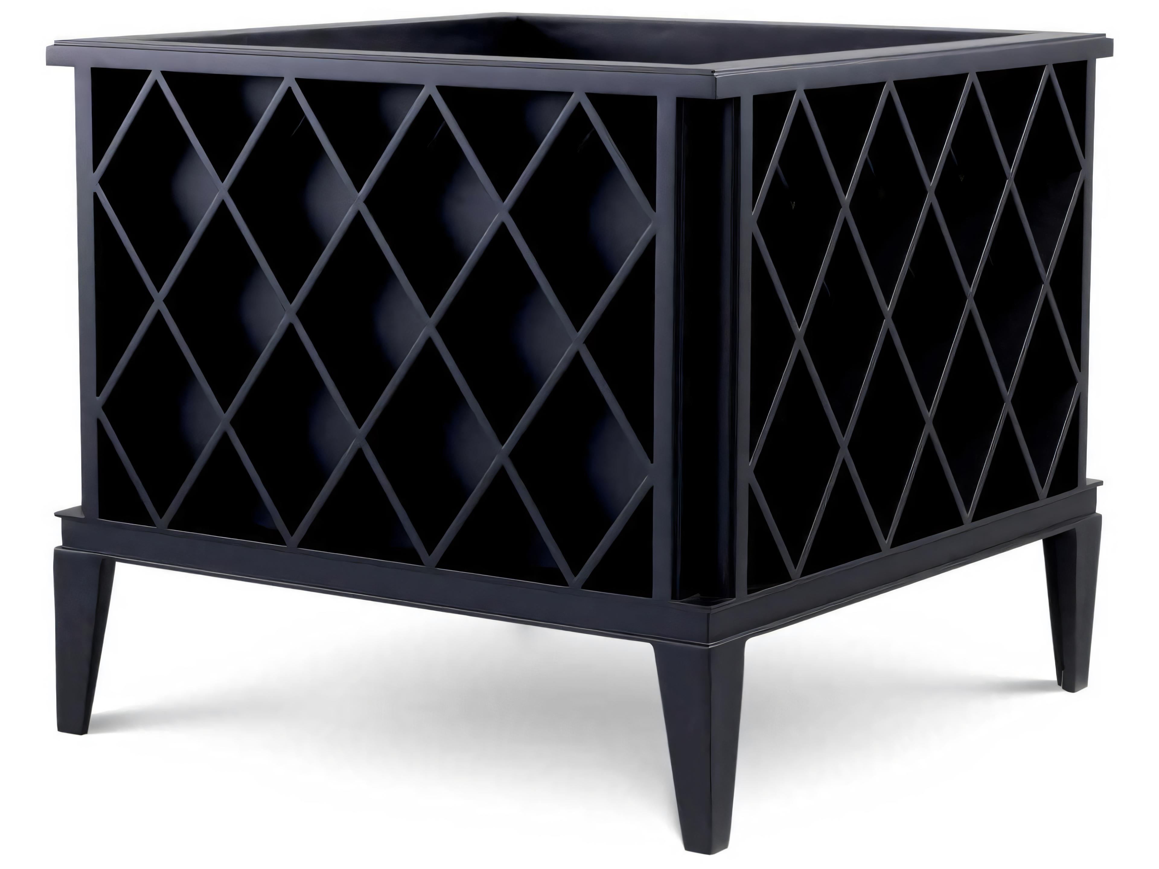 Ocean Club Planter in Matte Black