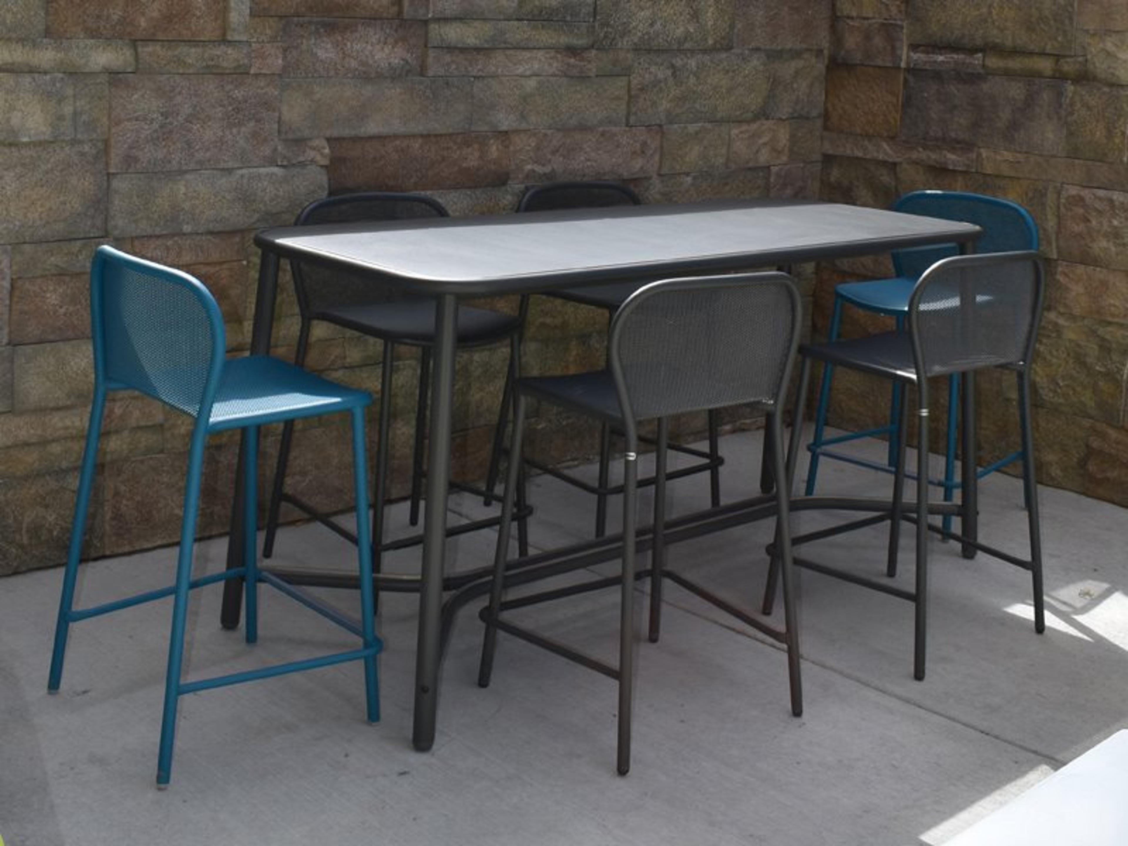 Darwin Steel Bar Set