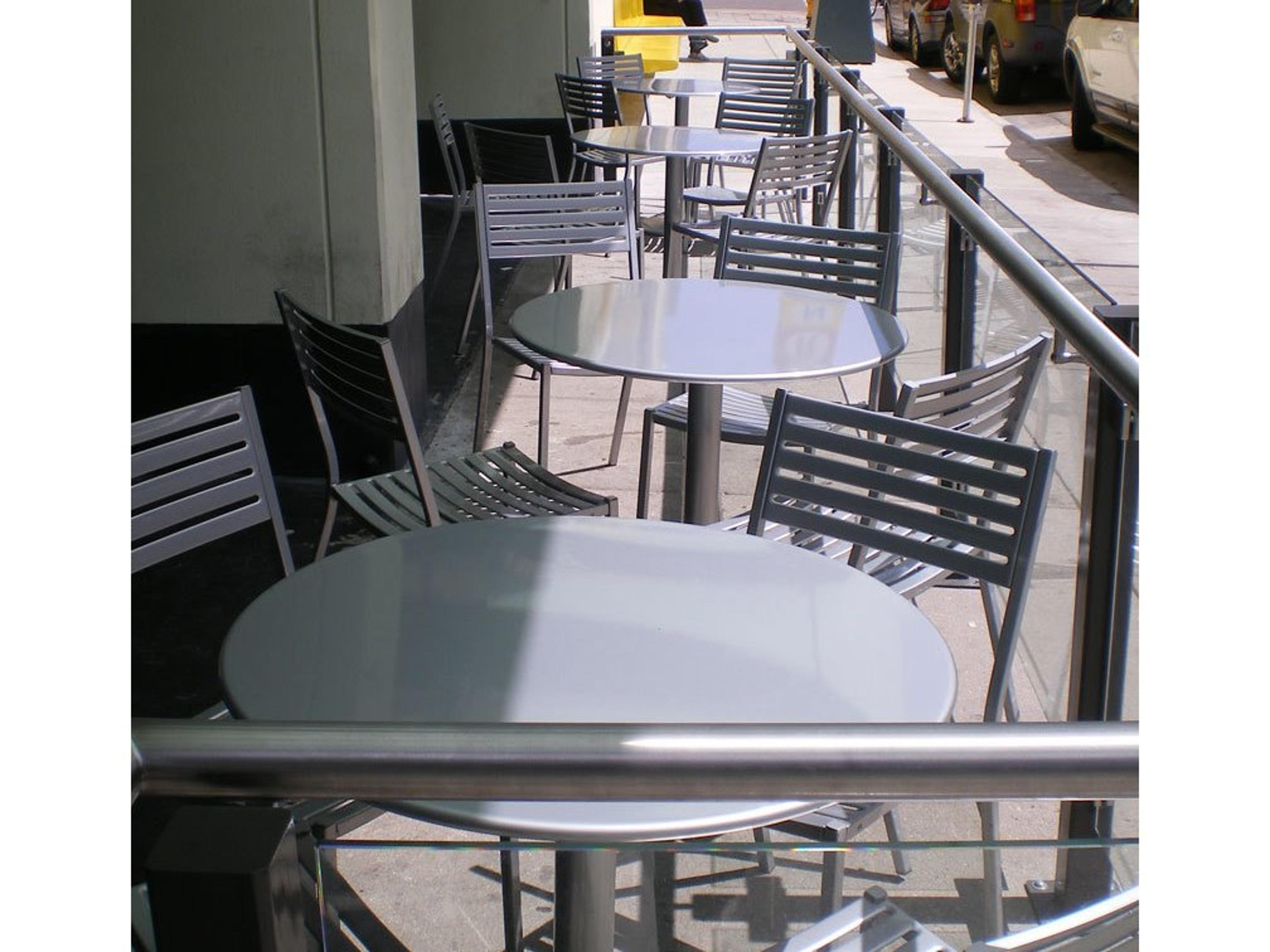 Segno Steel Outdoor Patio Dining Set