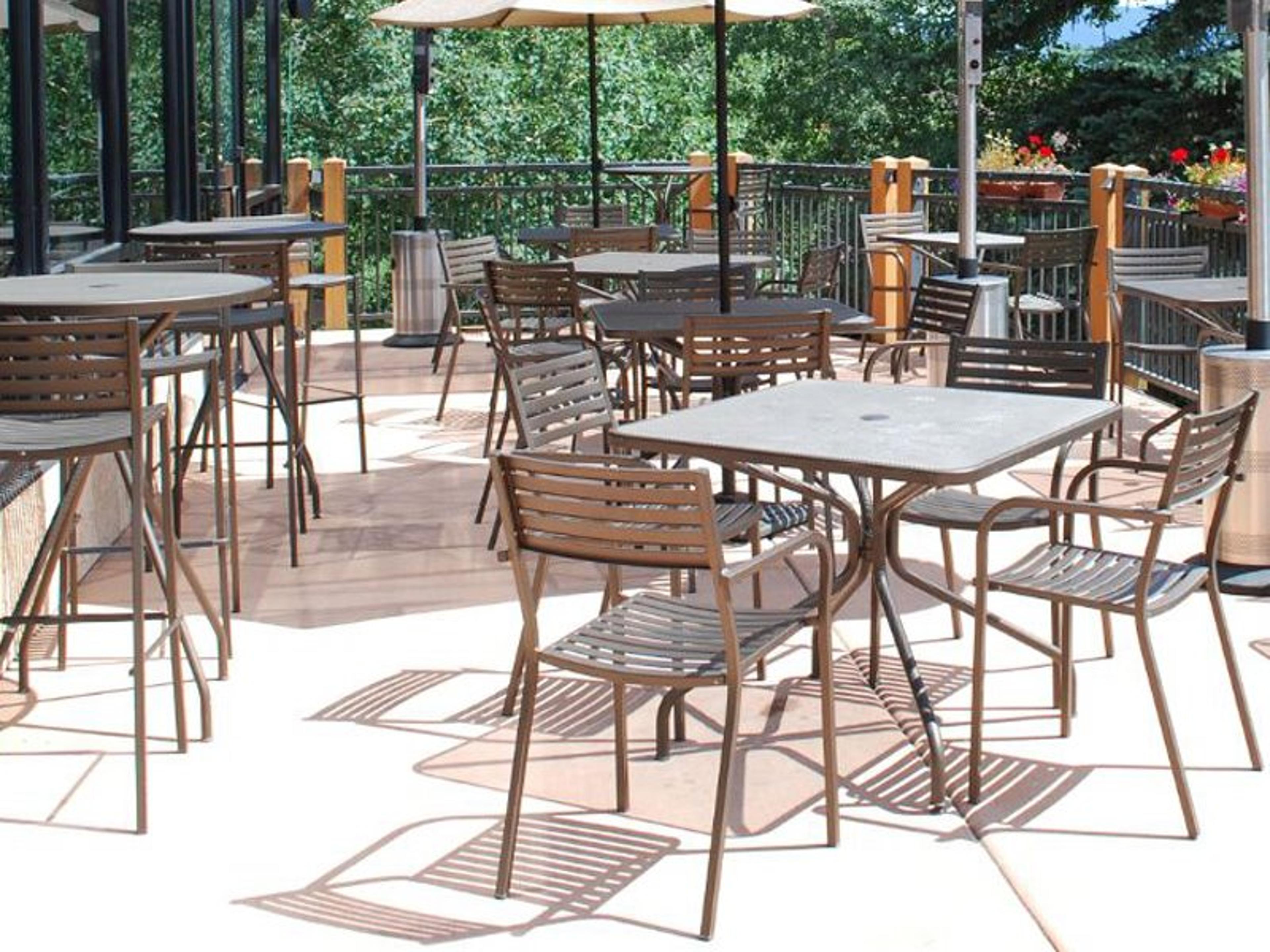 Segno Steel Patio Dining Set