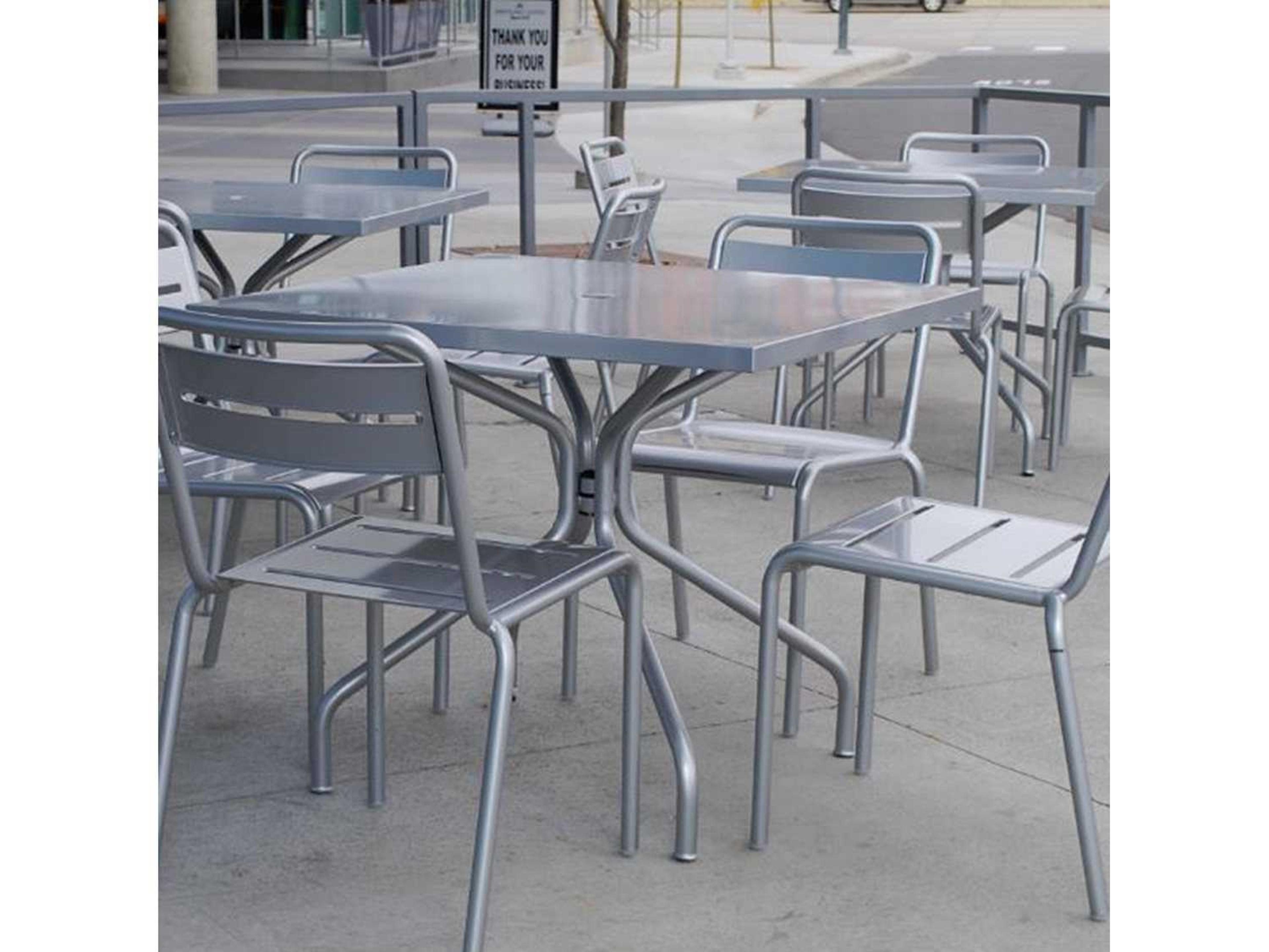 Star Steel Outdoor Dining Set