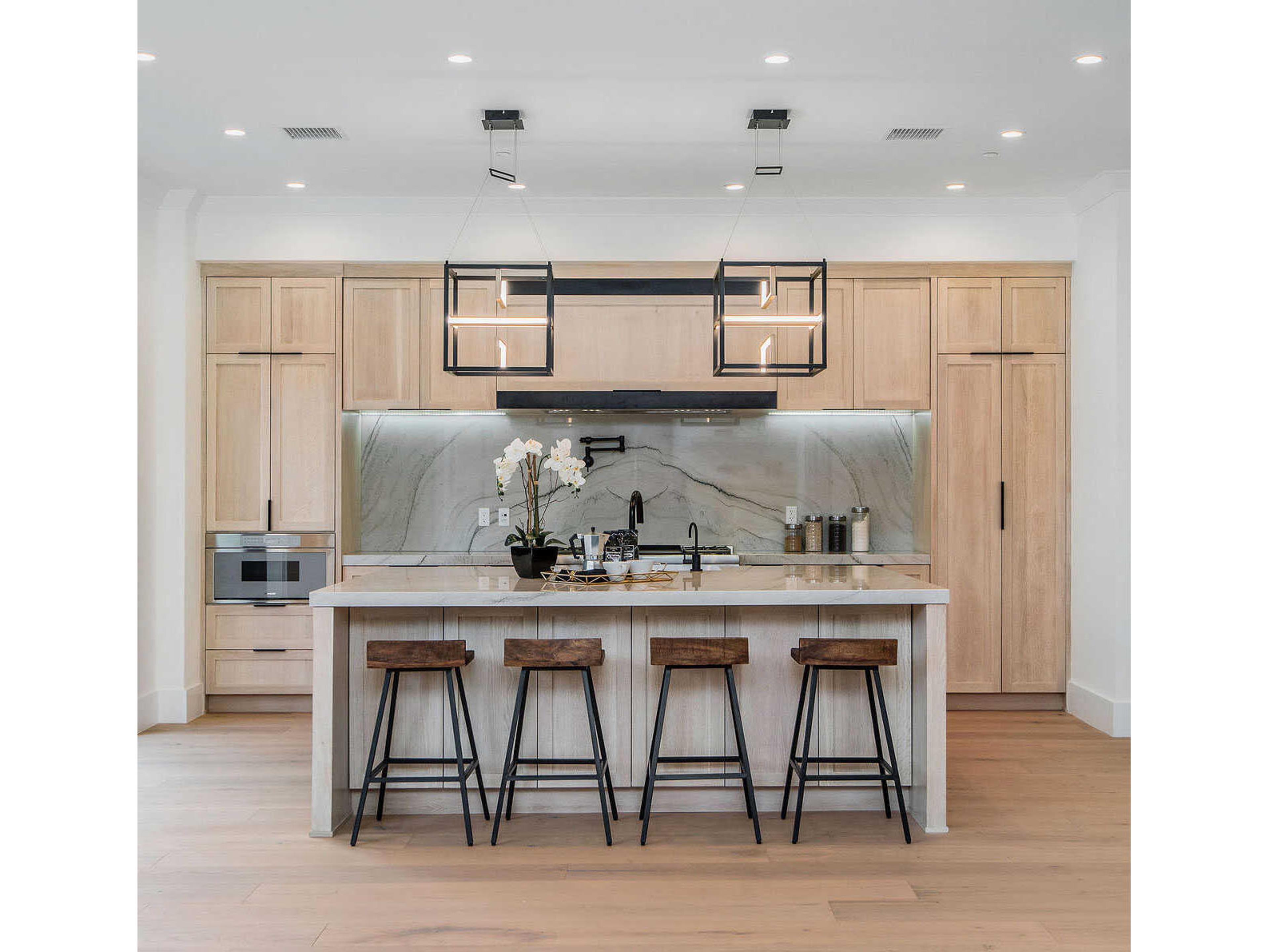 ET2 Chamber 4-Light Black Gold LED Geometric Pendant