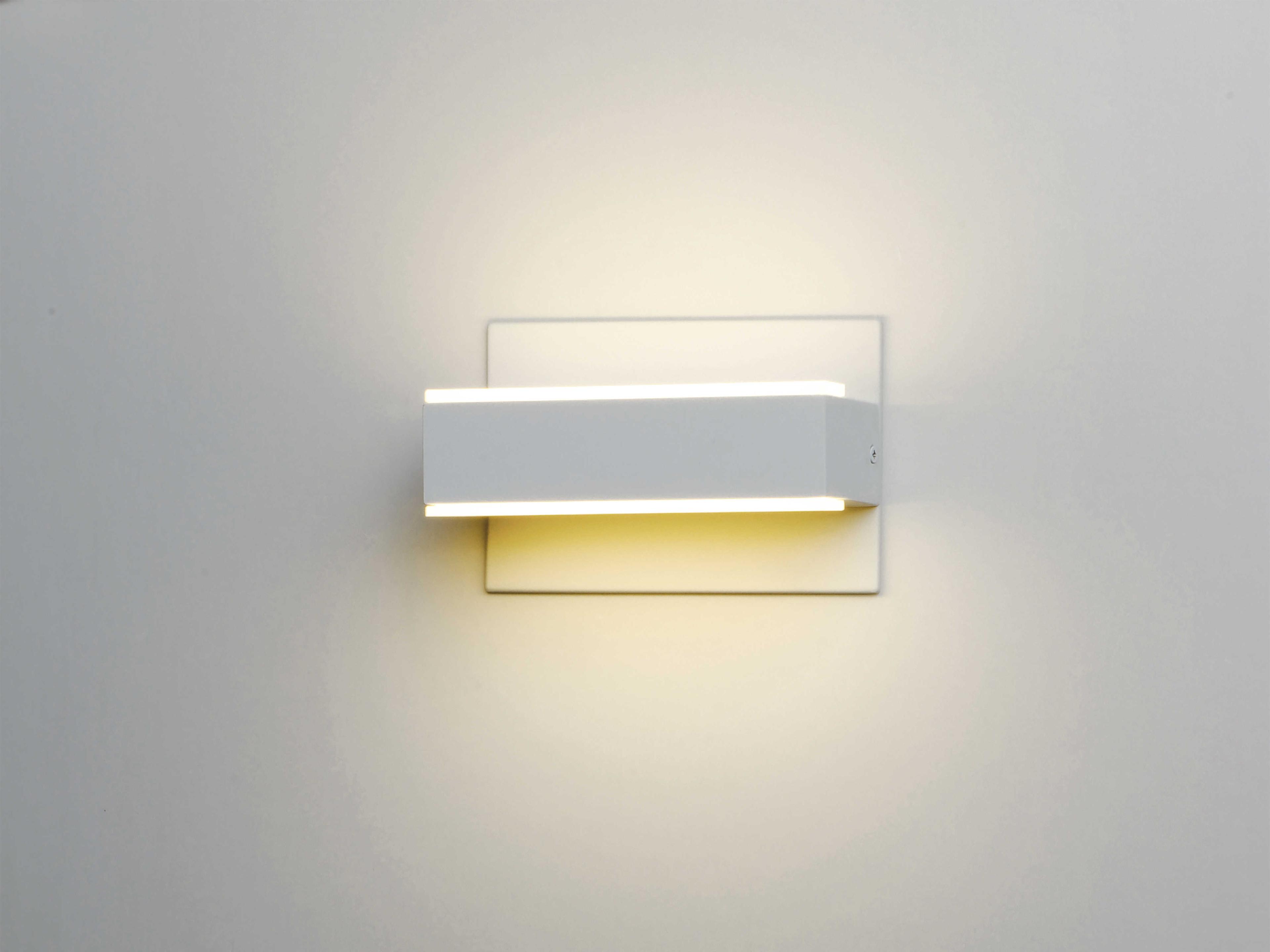 ET2 5-Light White LED Wall Sconce