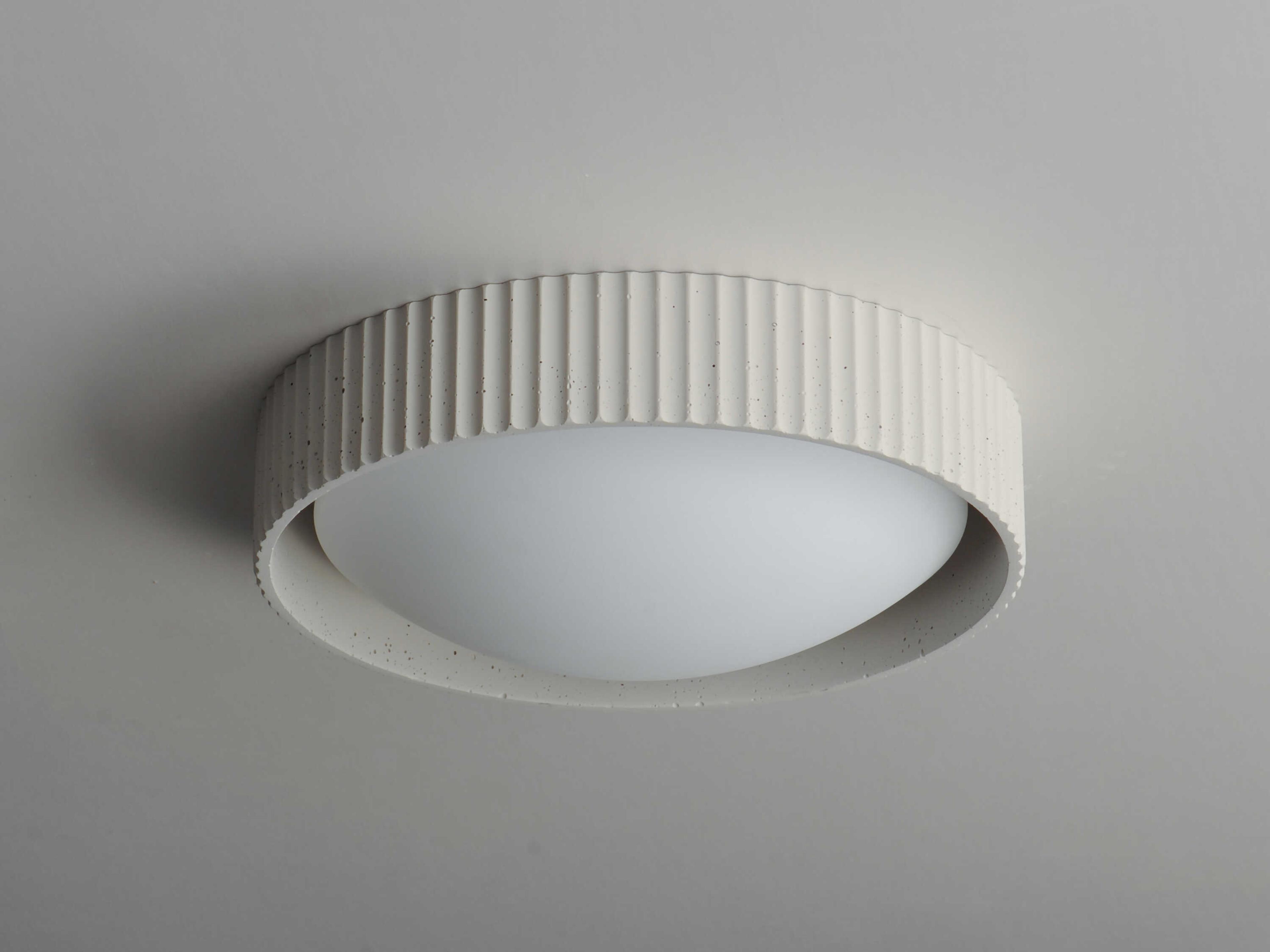 ET2 Souffle 1-Light Chaulk White LED Round Flush Mount