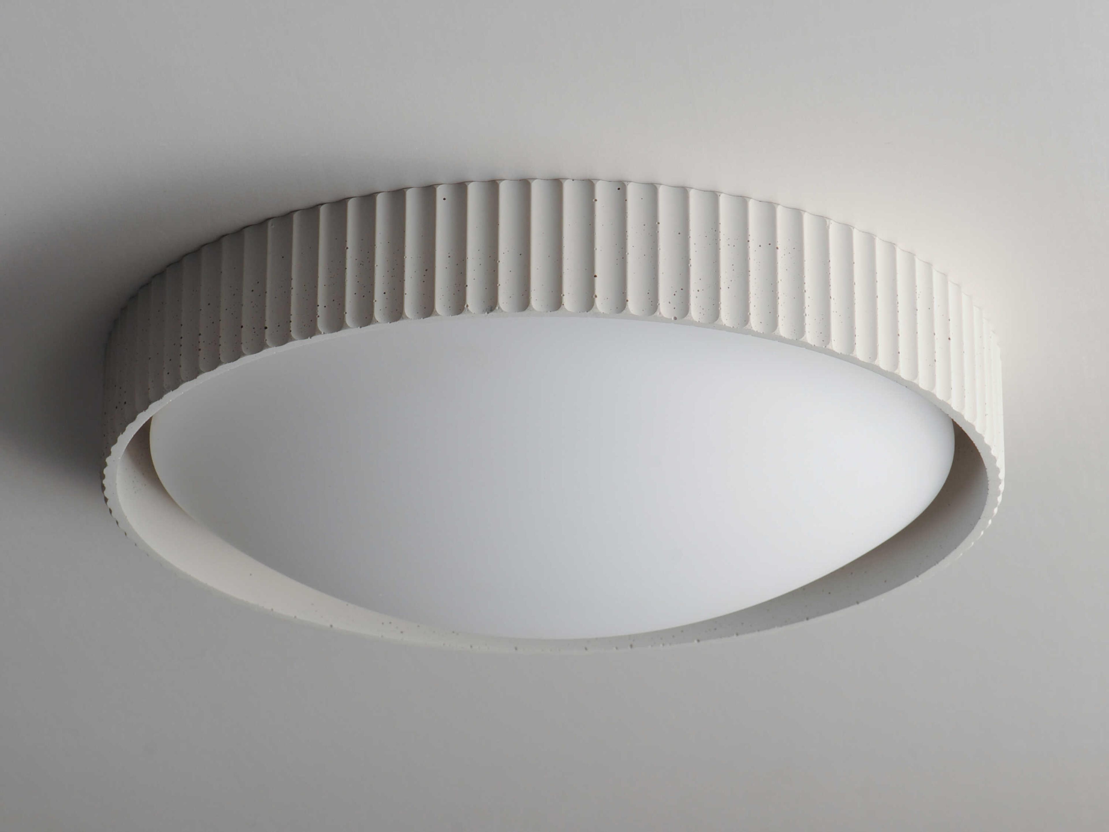 ET2 Souffle 1-Light Chaulk White LED Round Flush Mount