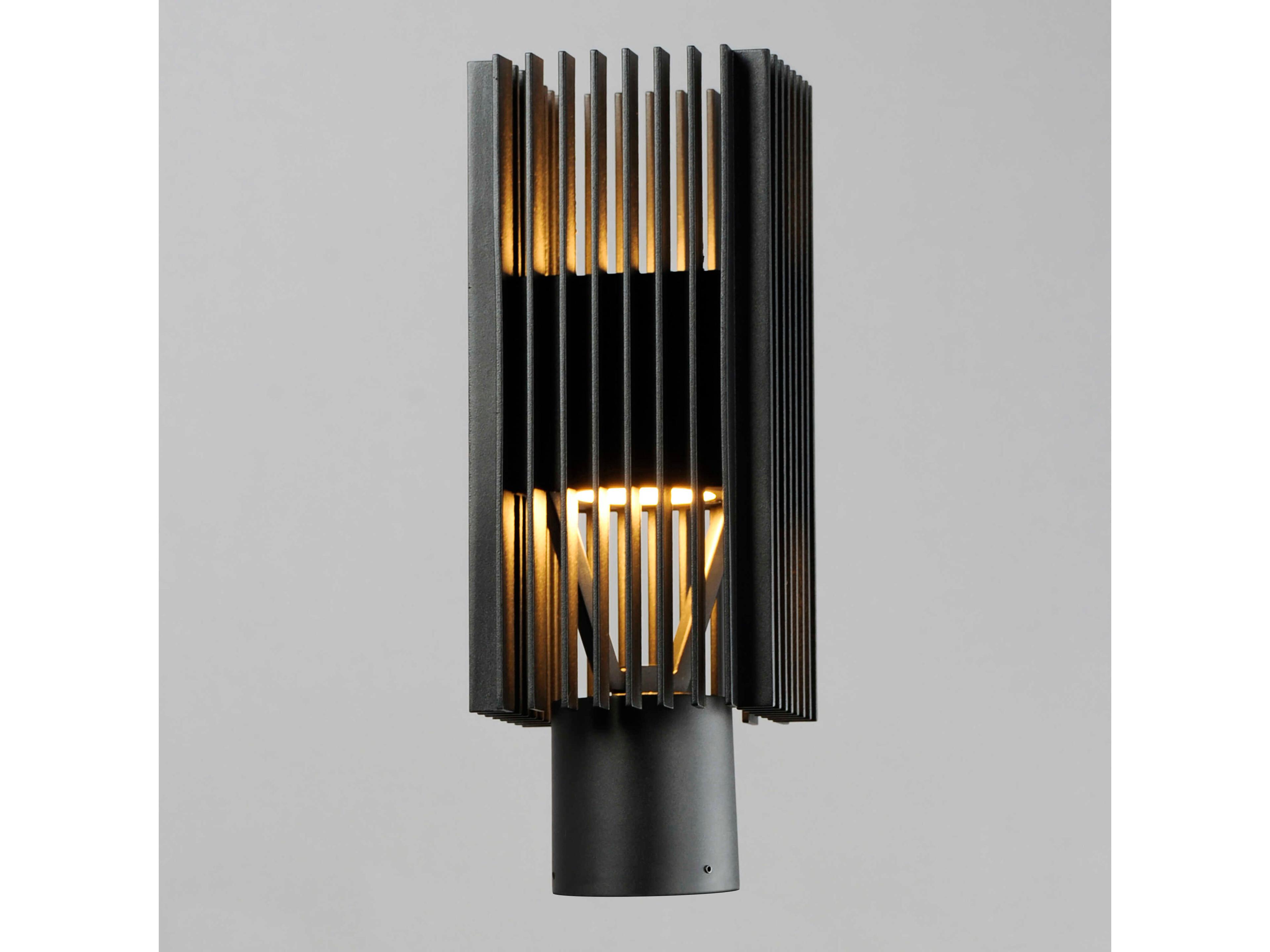 ET2 Rampart 2 - Light Outdoor Post Light