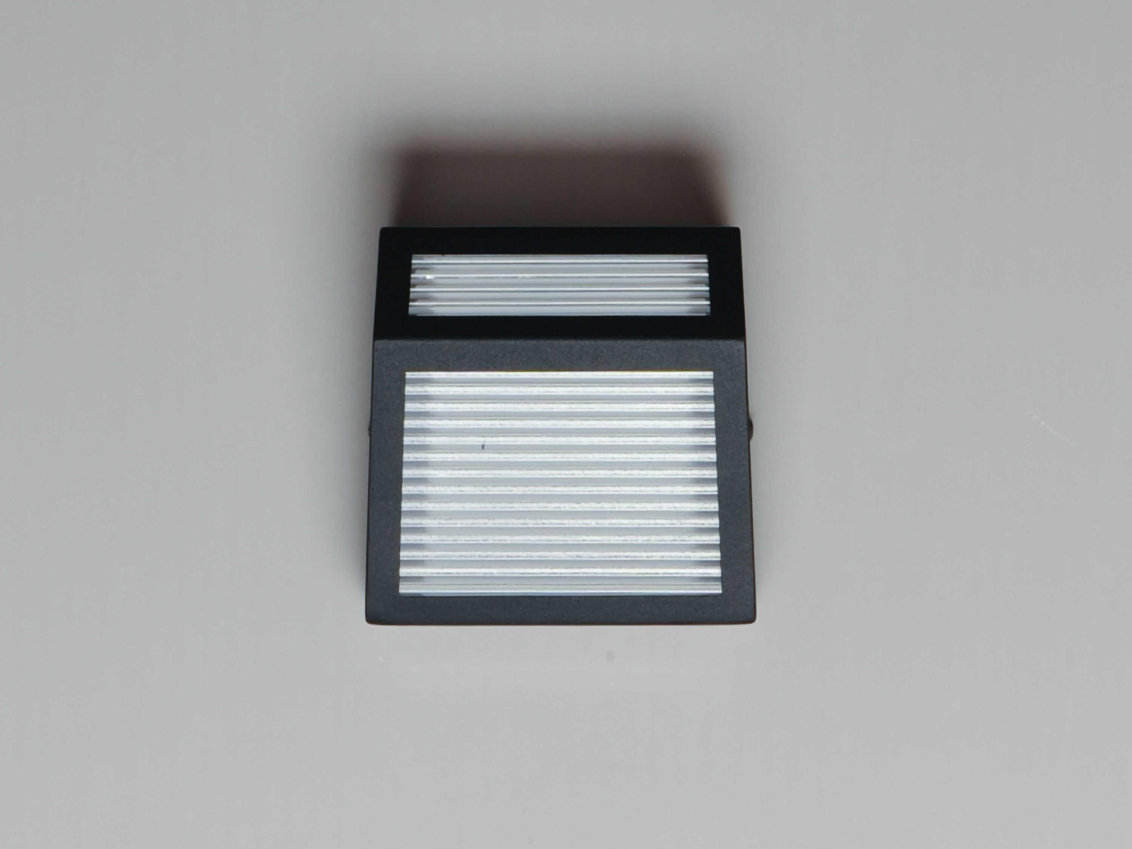 ET2 Totem 2 - Light Outdoor Wall Light