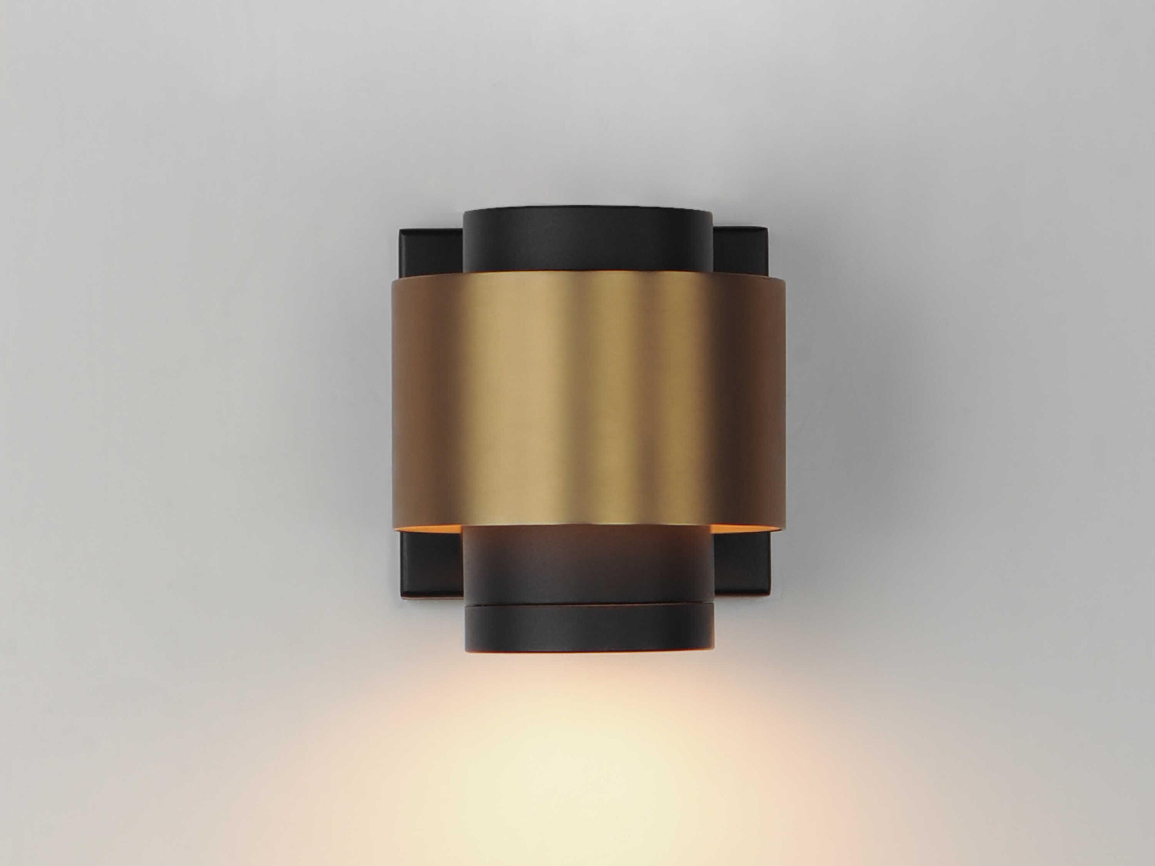 ET2 Reveal 2 - Light Outdoor Wall Light