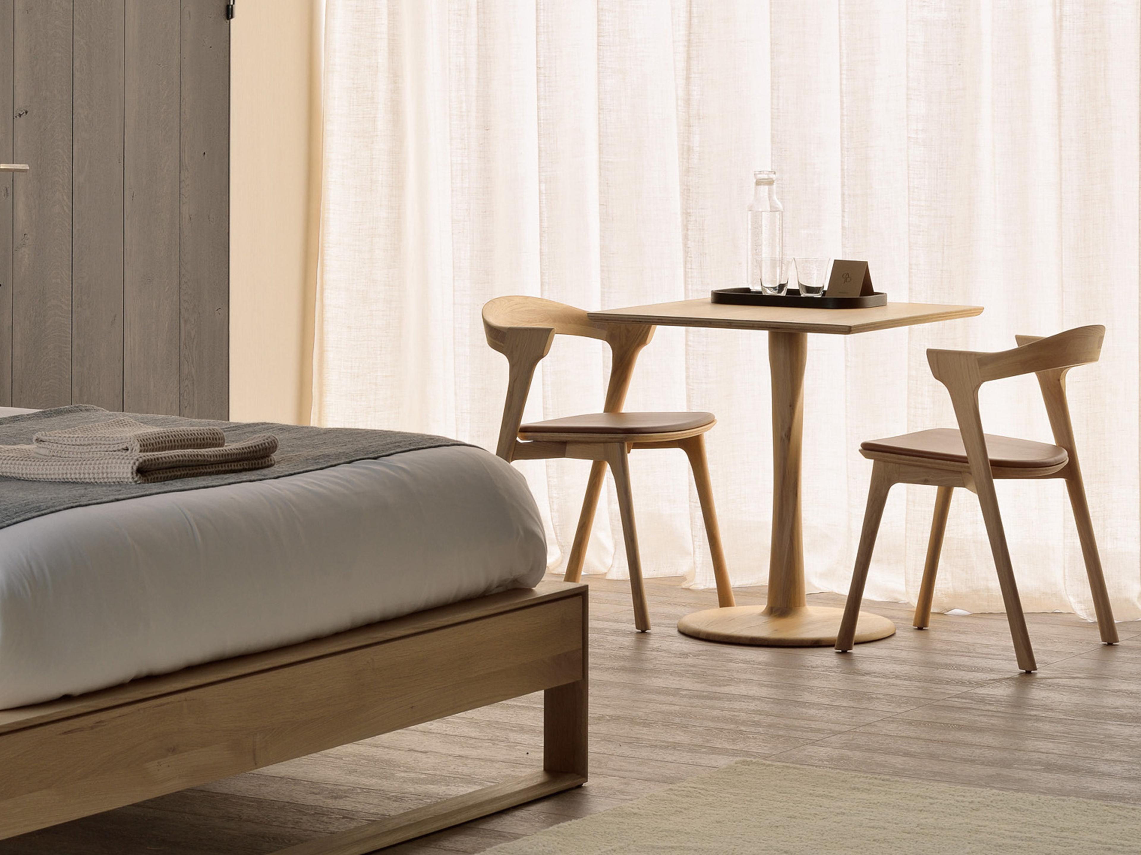 Torsion Oak Wood Dining Room Set