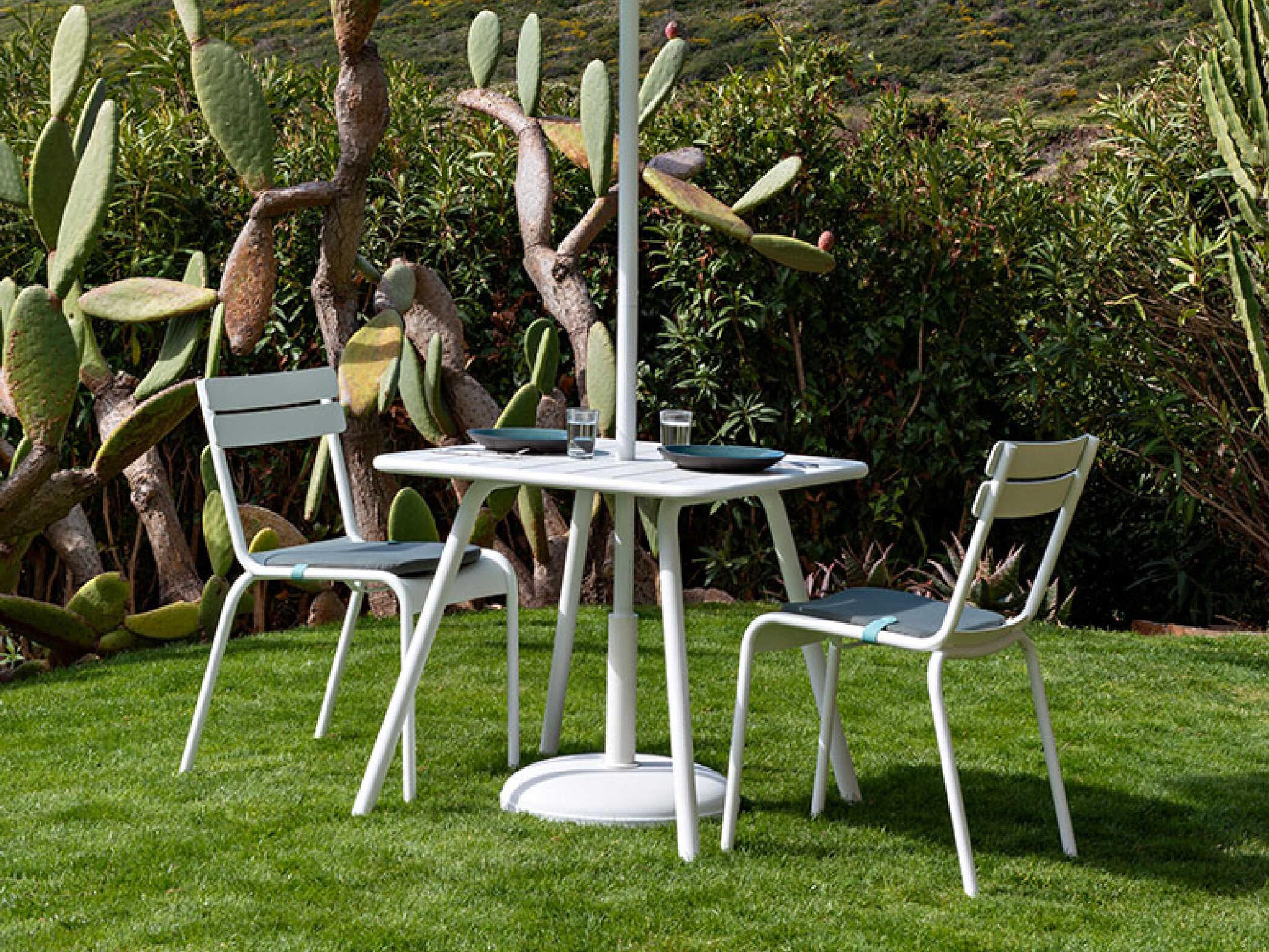 Luxembourg Aluminum Dining Set