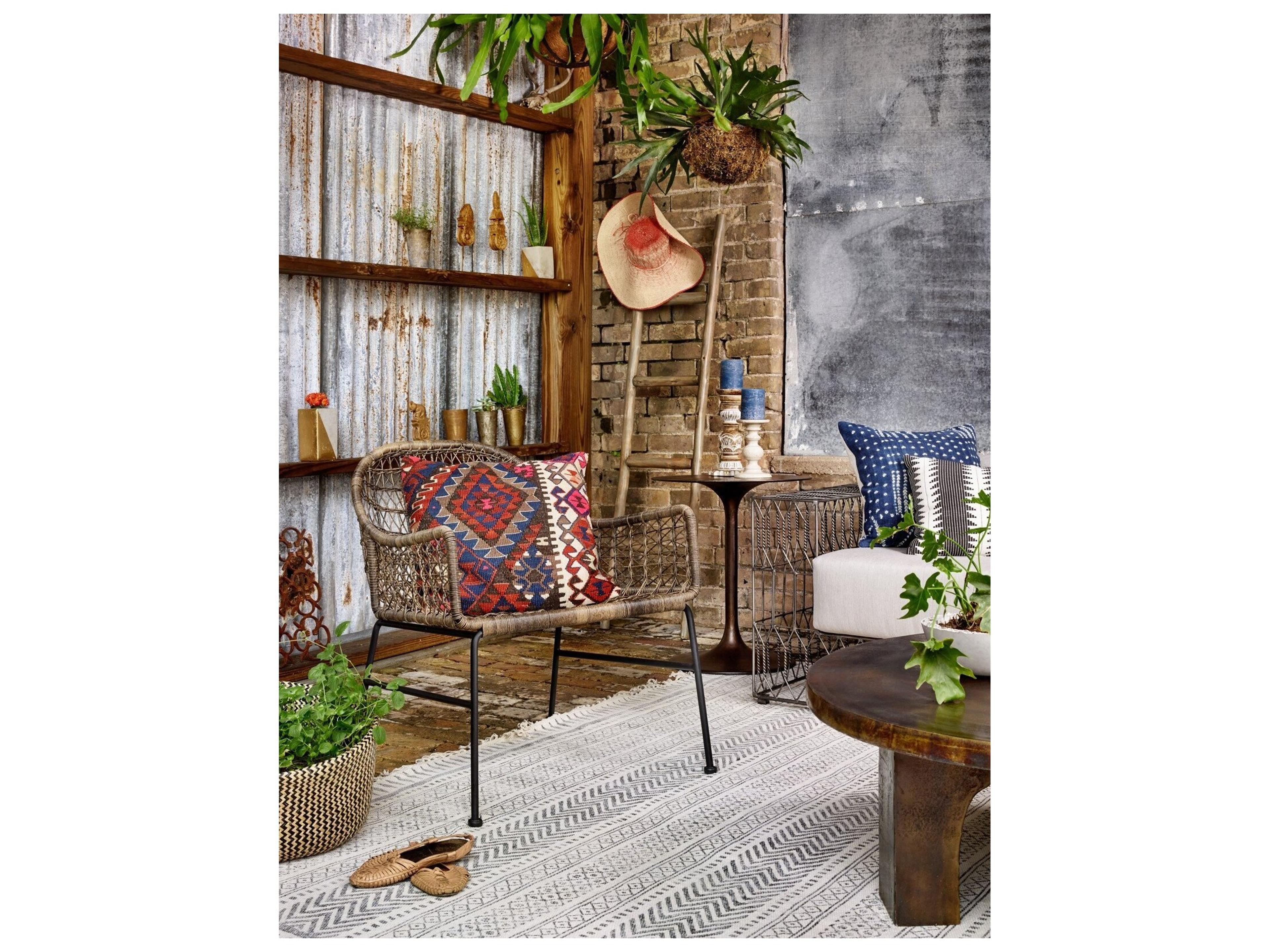 Luxecor Globetrotter Outdoor Antique Rust Round End Table