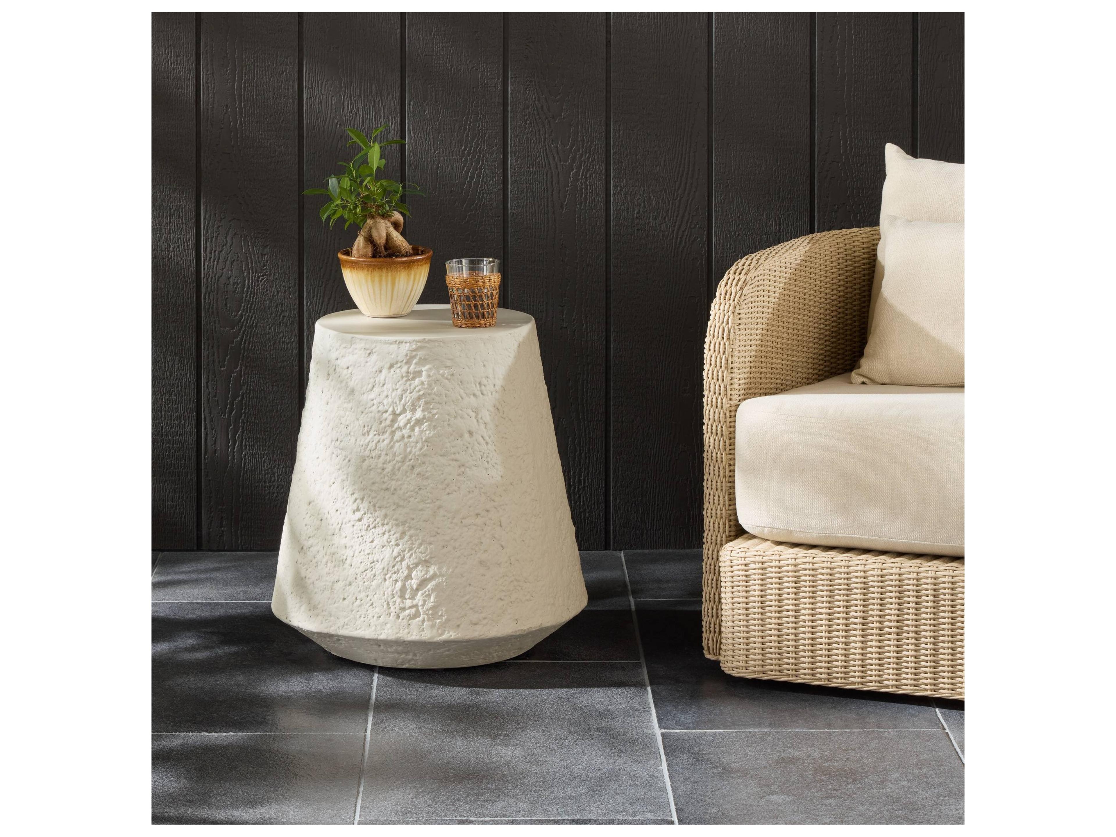Luxecor Globetrotter Outdoor Blanc White / Matte Concrete Round End Table
